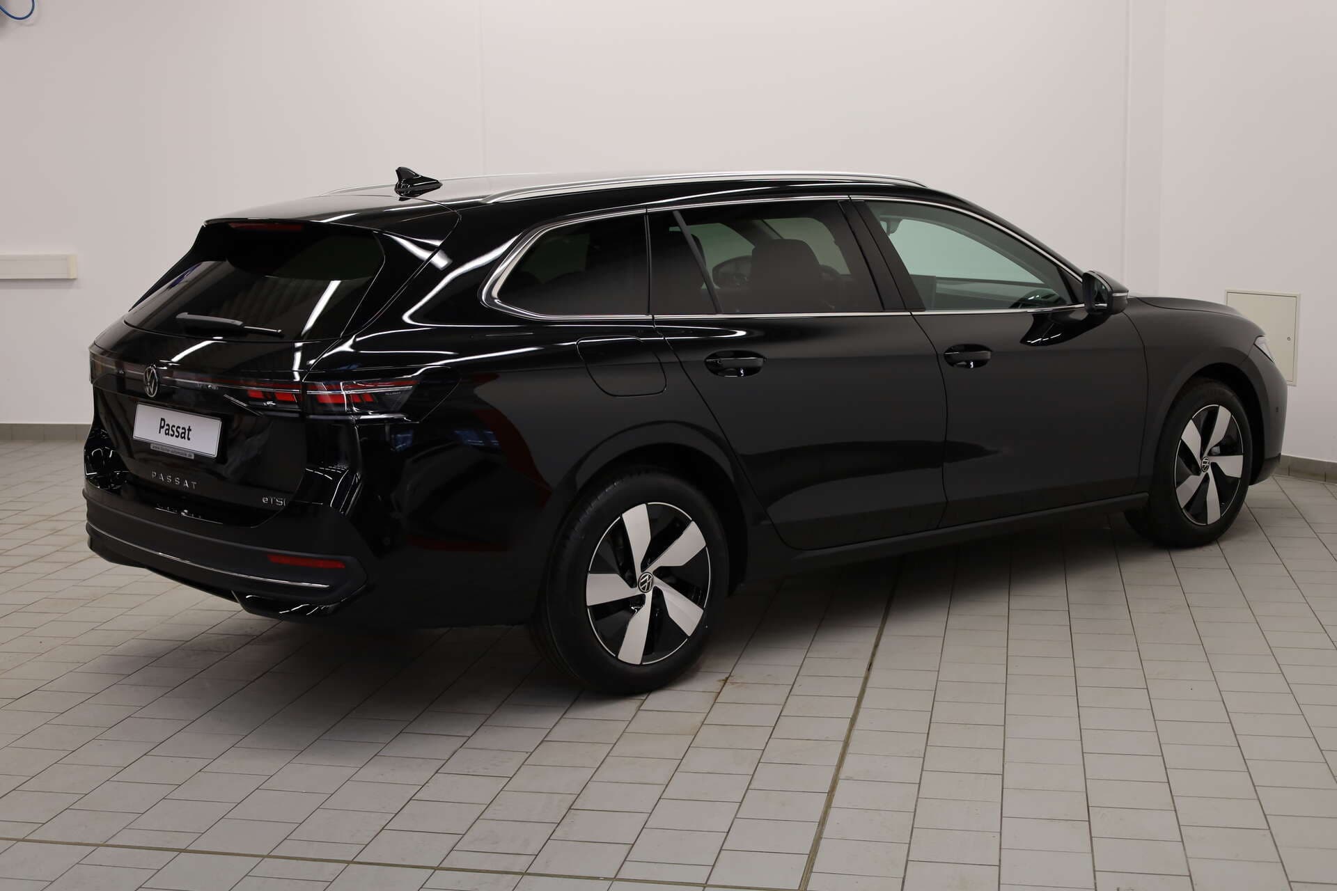 VOLKSWAGEN Passat, photo 2 sur 16