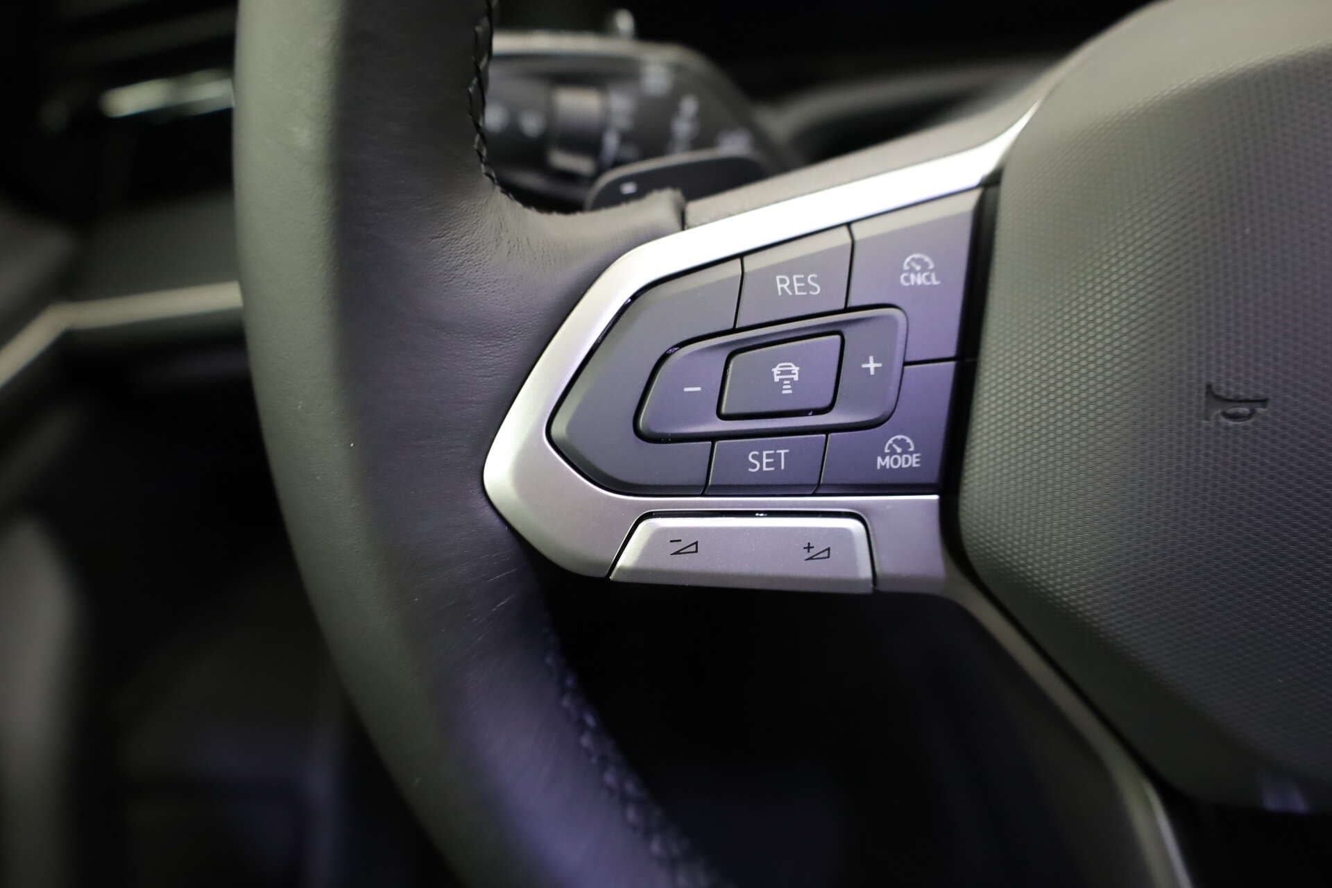VOLKSWAGEN Passat, photo 8 sur 16