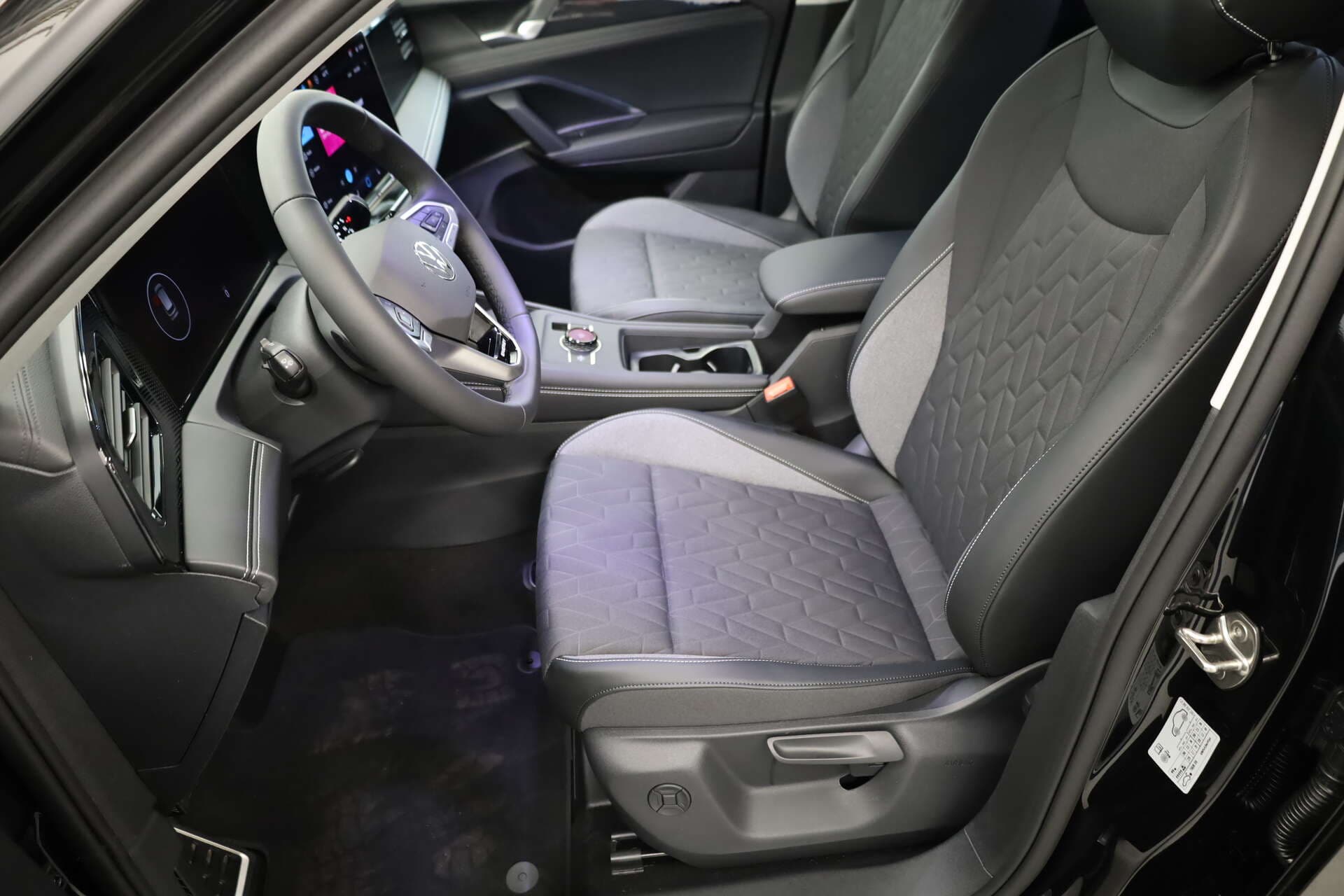 VOLKSWAGEN Tiguan, photo 4 sur 17