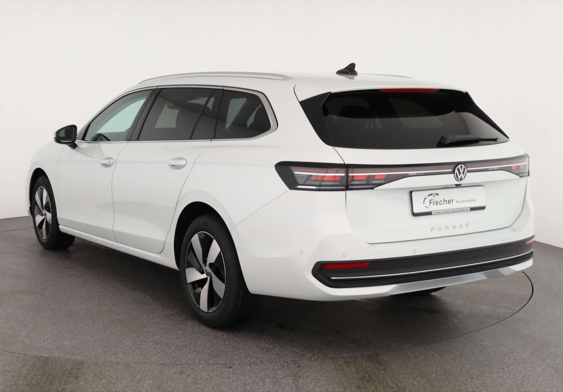 VOLKSWAGEN Passat, photo 2 sur 17