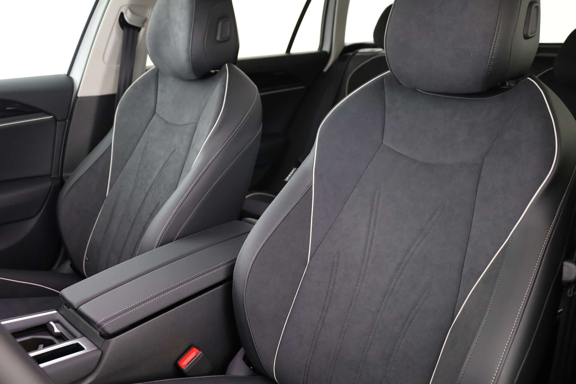 VOLKSWAGEN Passat, photo 8 sur 17