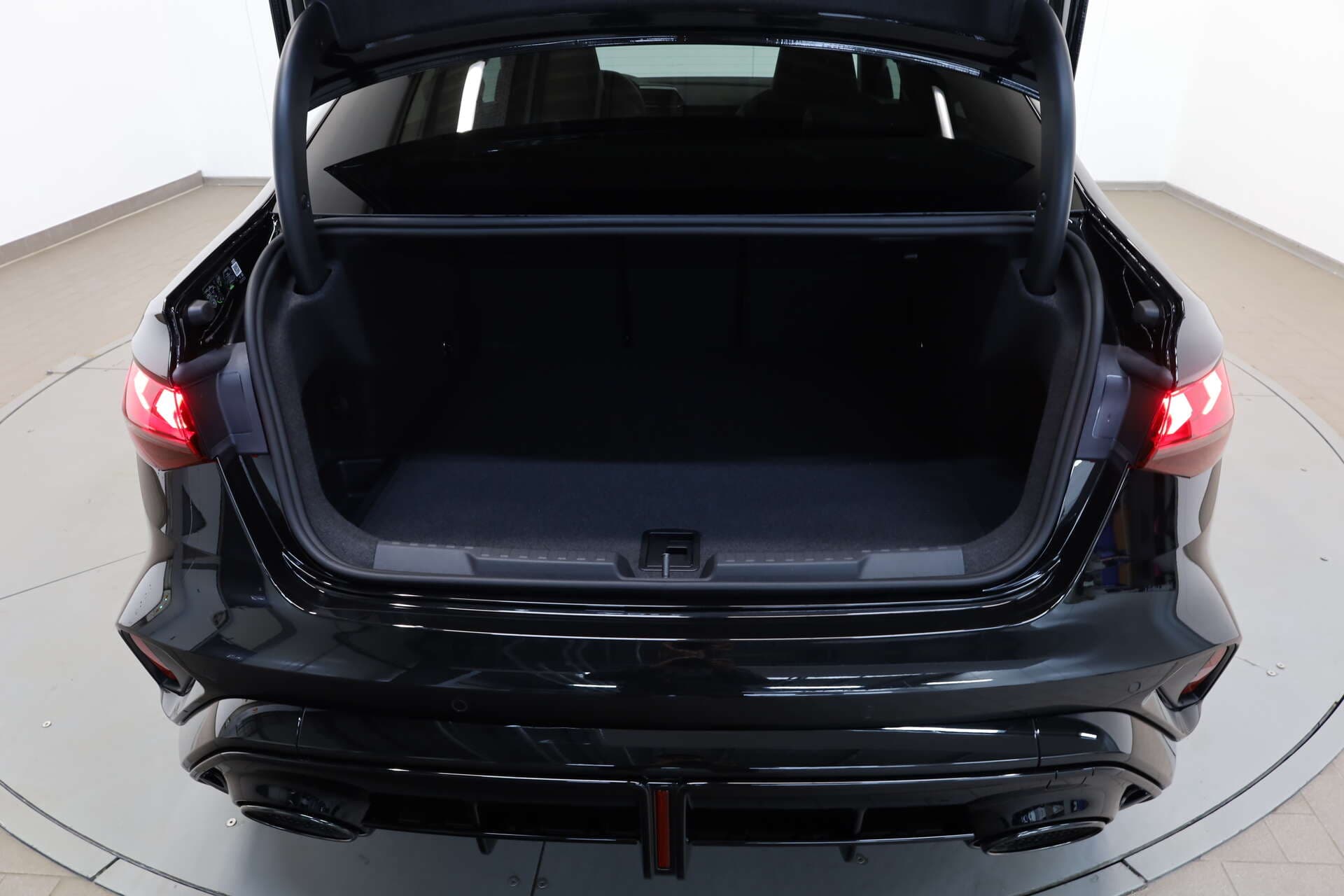 AUDI RS3 Limousine, photo 11 sur 17