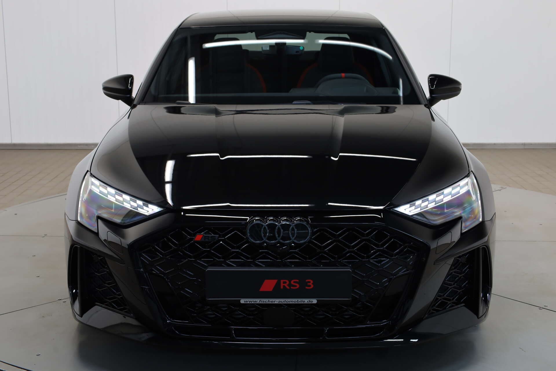 AUDI RS3 Limousine, photo 2 sur 17