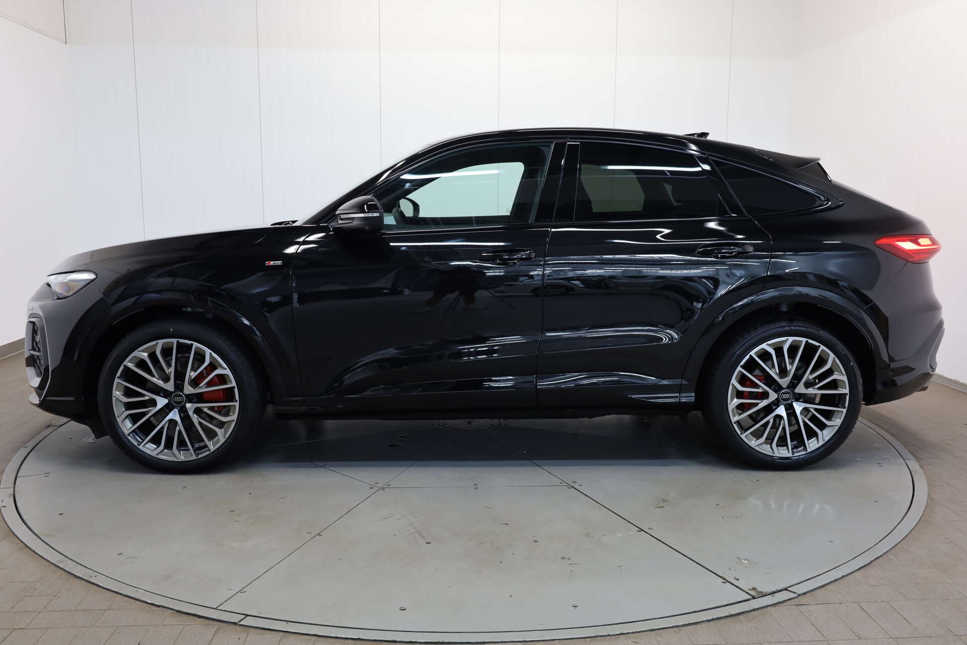AUDI Q5 Sportback, photo 4 sur 17