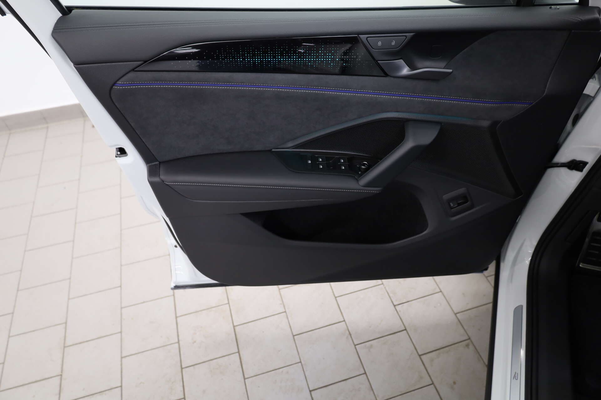 VOLKSWAGEN Tiguan, photo 12 sur 17