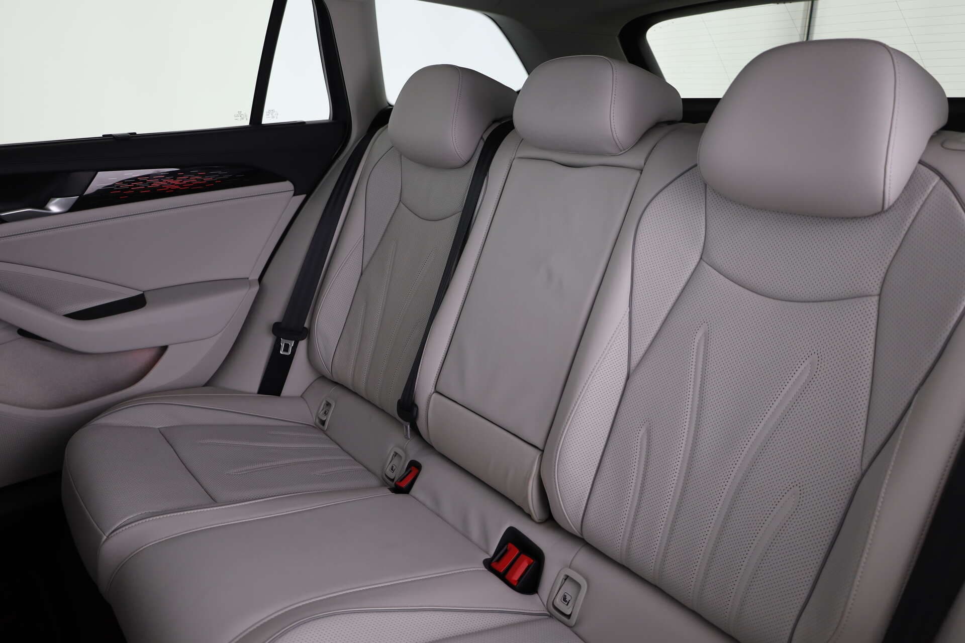VOLKSWAGEN Passat, photo 12 sur 17