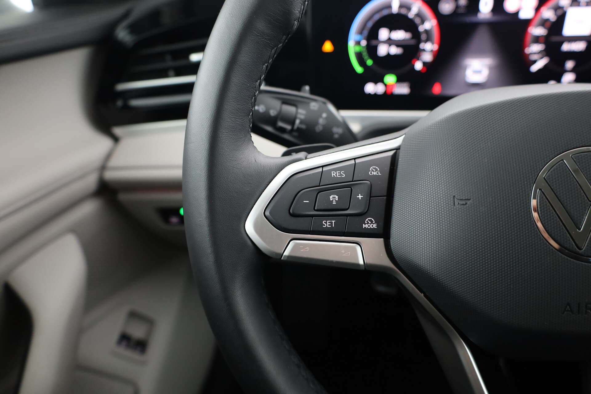 VOLKSWAGEN Passat, photo 16 sur 17