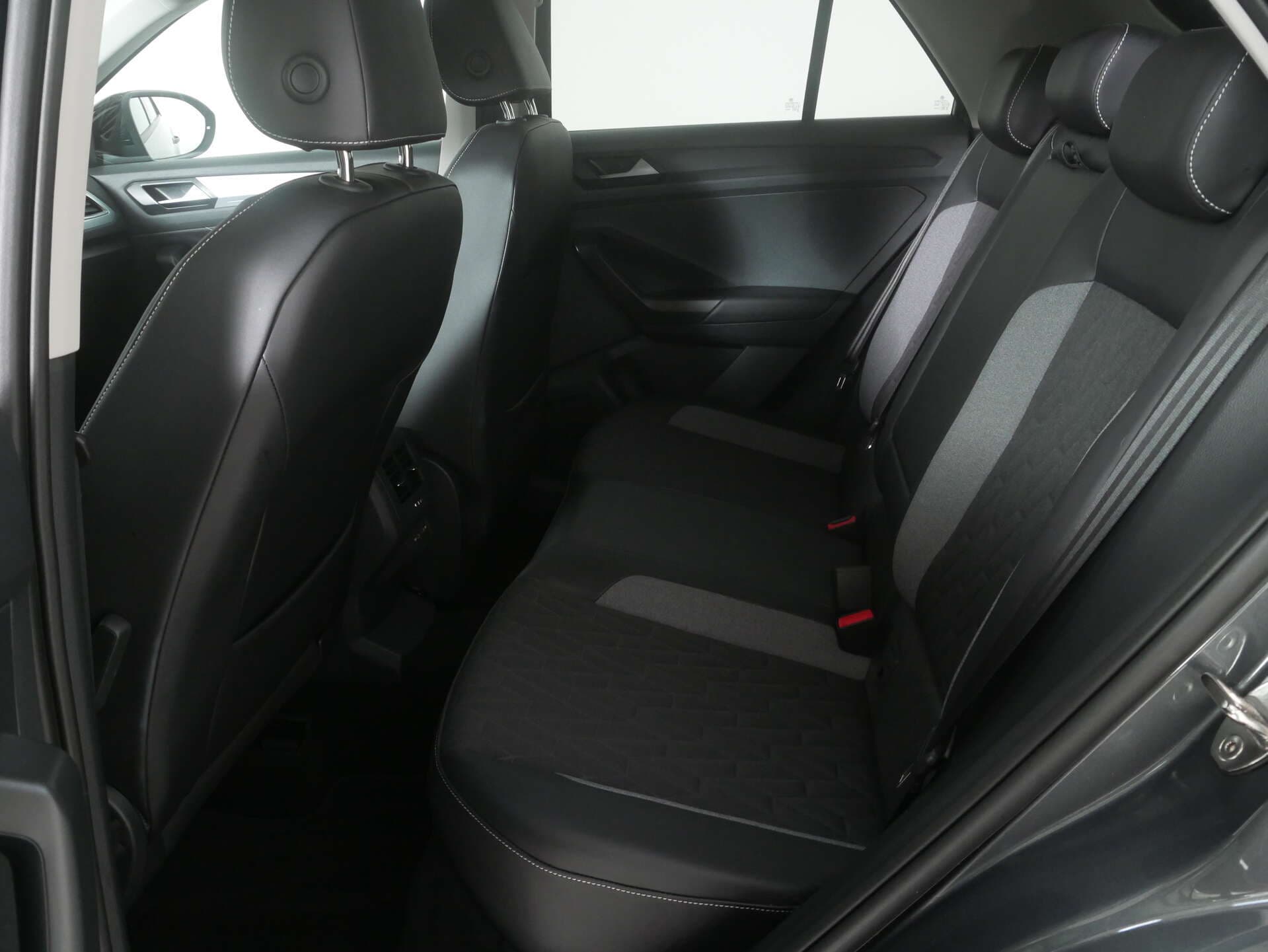 VOLKSWAGEN T-Roc, photo 15 sur 17