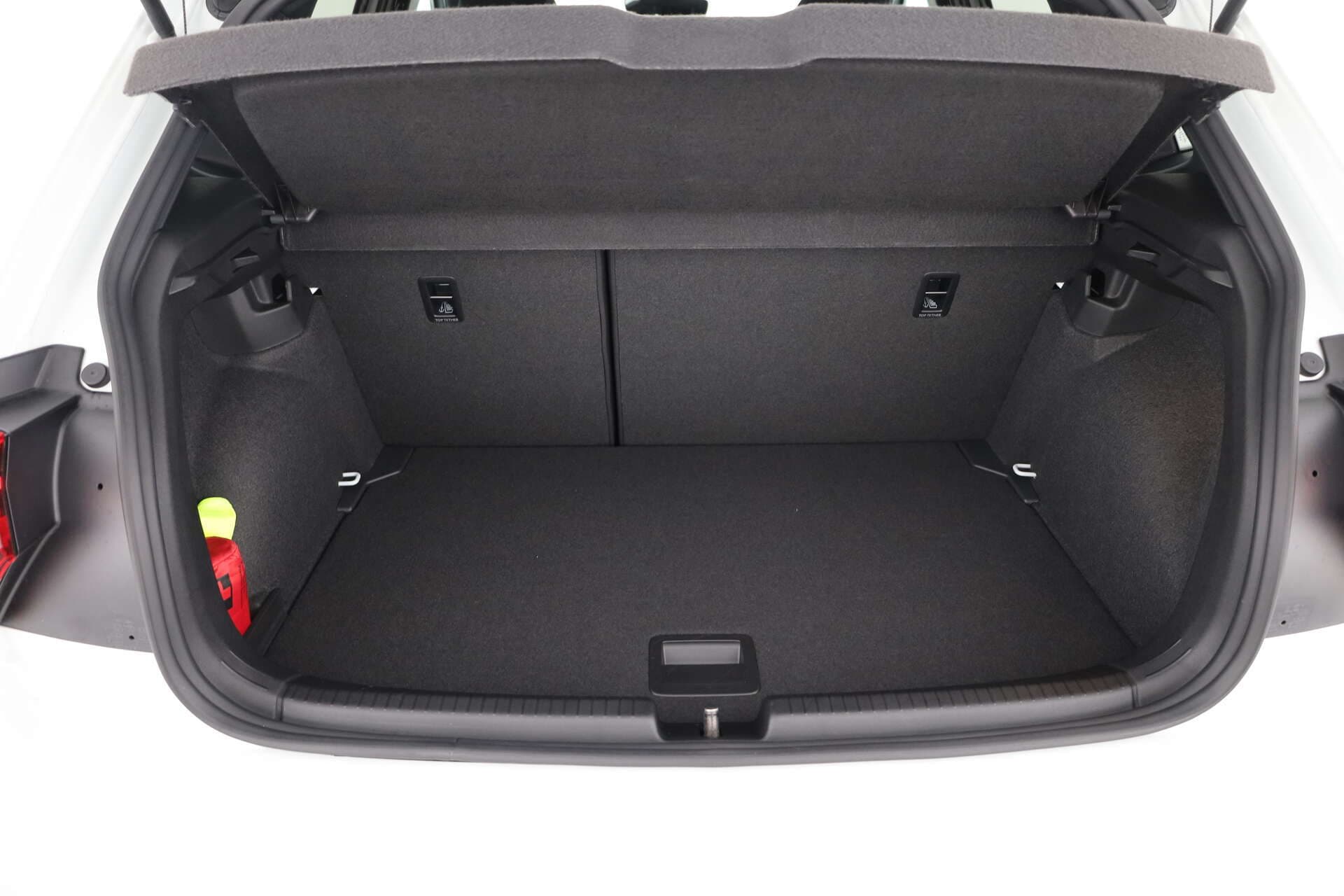 VOLKSWAGEN Polo, photo 10 sur 17