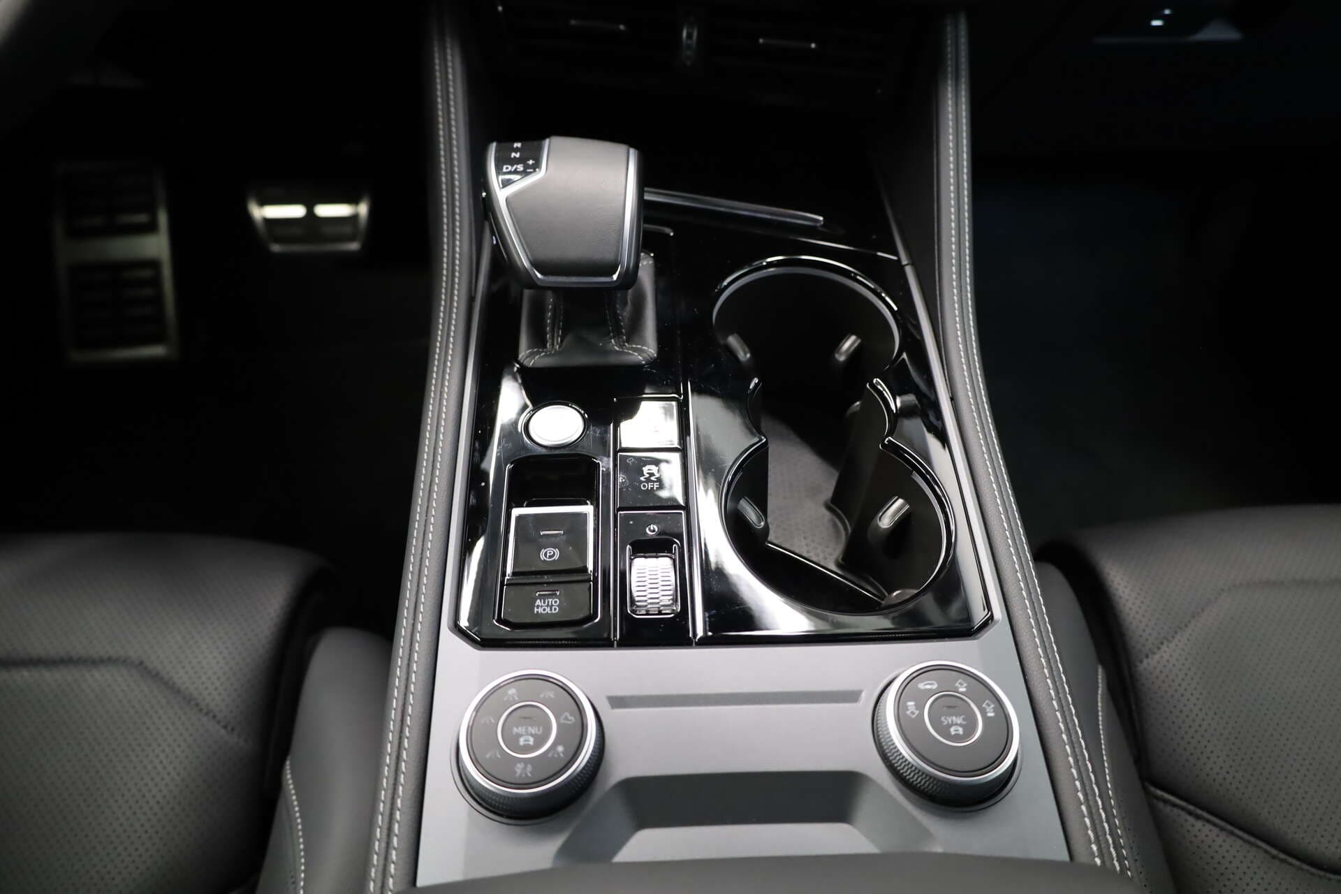 VOLKSWAGEN Touareg, photo 14 sur 17