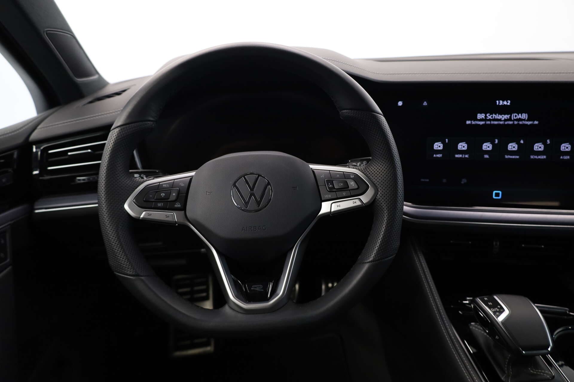 VOLKSWAGEN Touareg, photo 8 sur 17