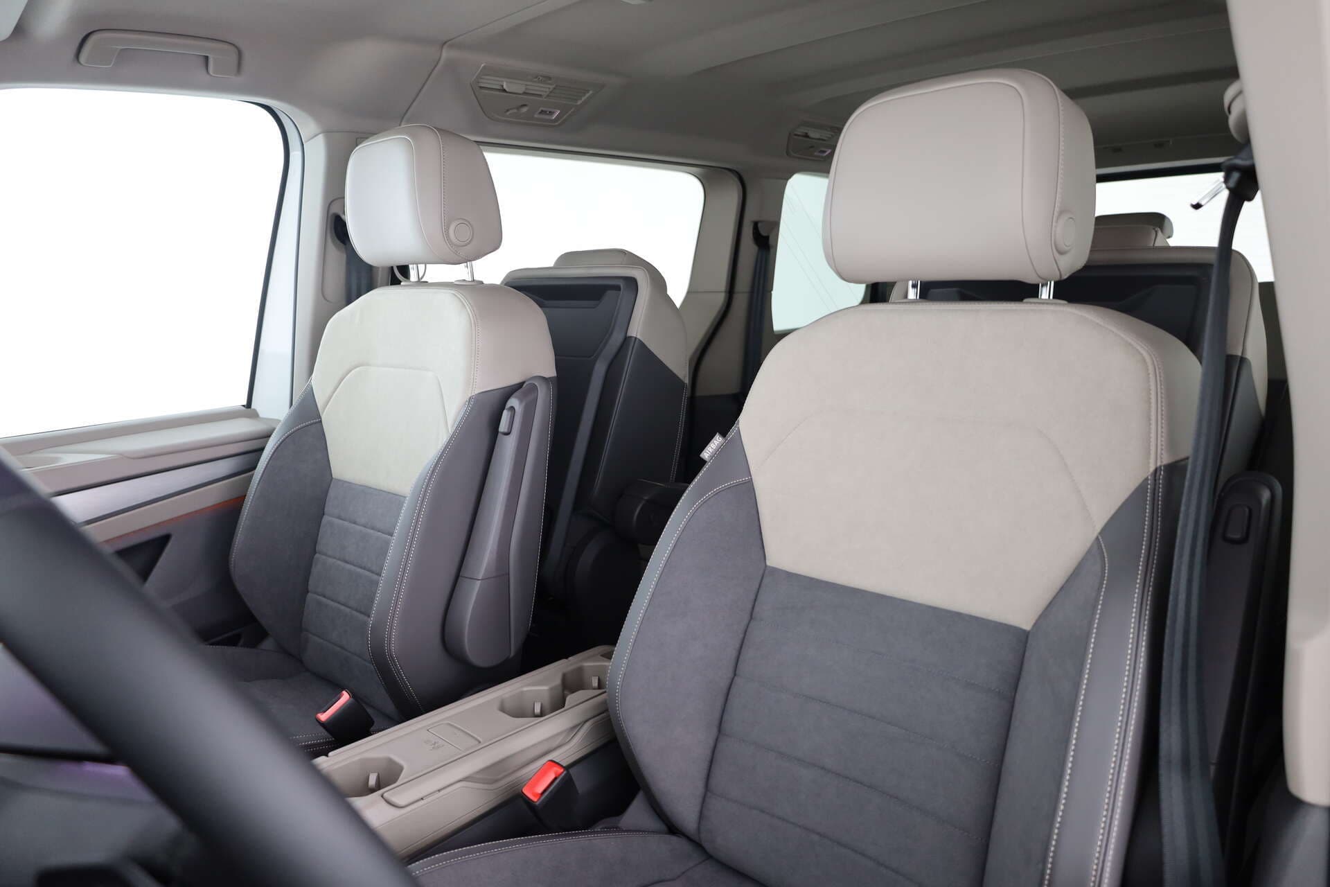 VOLKSWAGEN NUTZFAHRZEUGE T7 Multivan KÜ, photo 13 sur 17