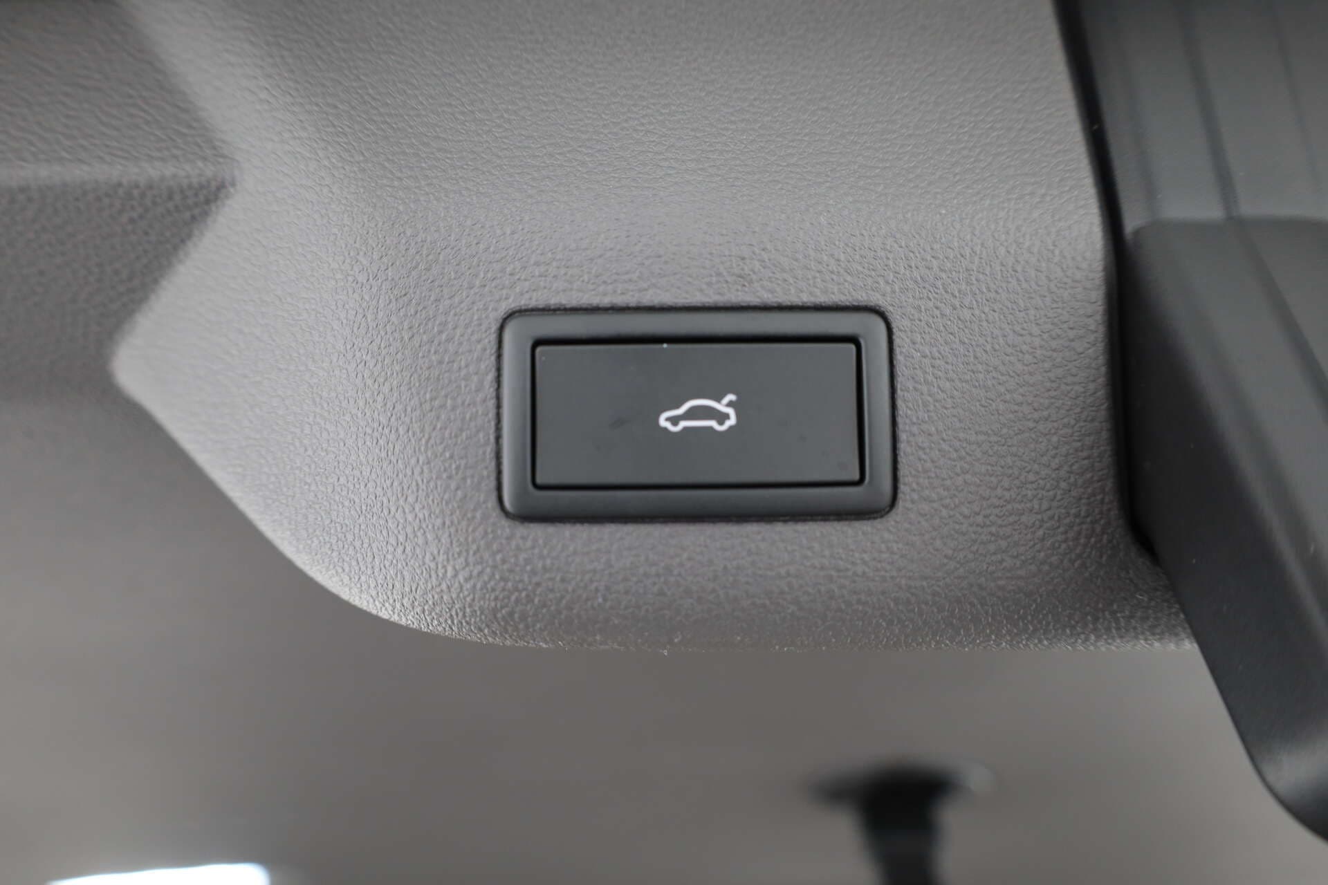 VOLKSWAGEN NUTZFAHRZEUGE T7 Multivan KÜ, photo 17 sur 17