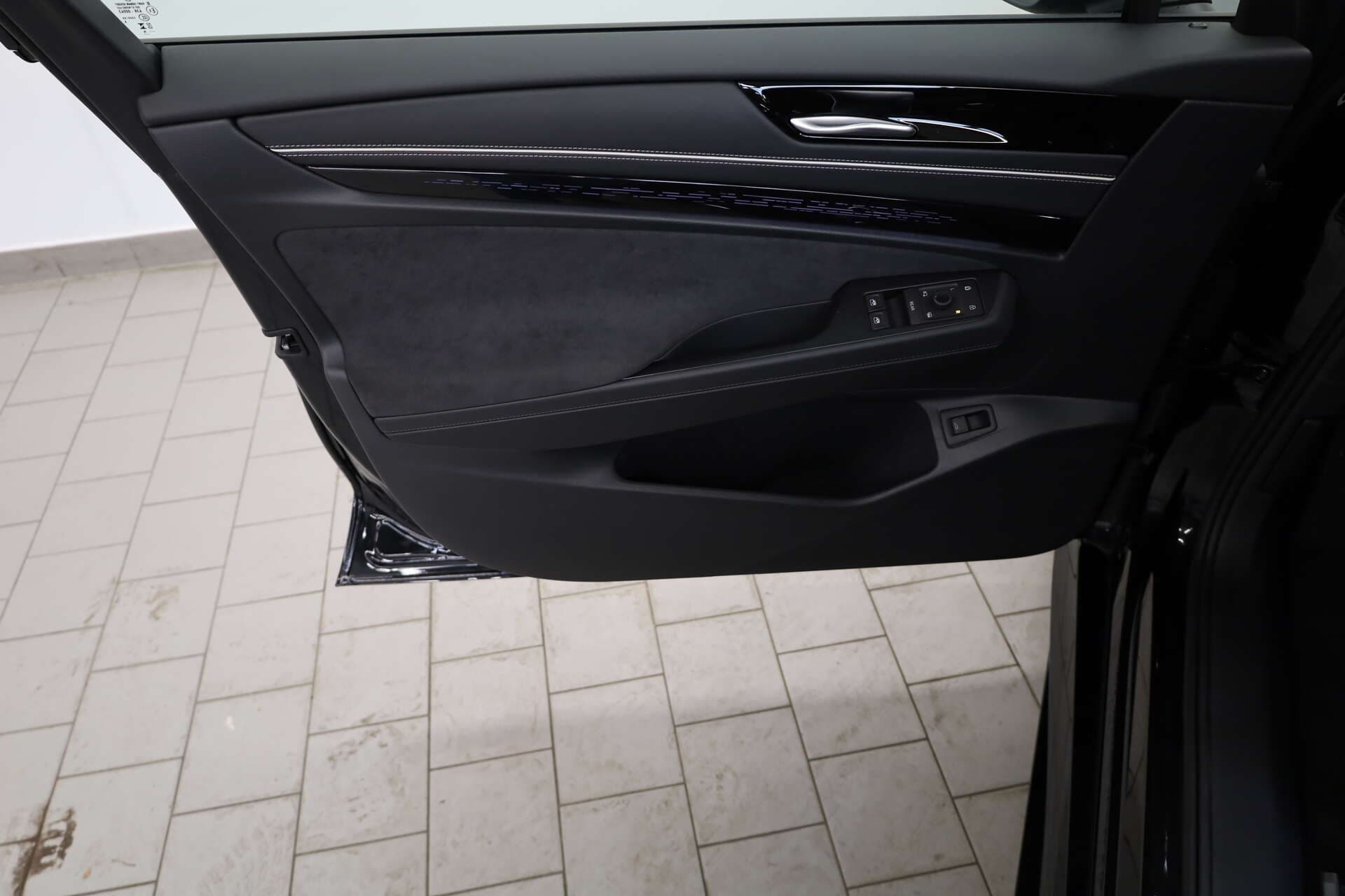 VOLKSWAGEN ID.7 Tourer, photo 12 sur 17