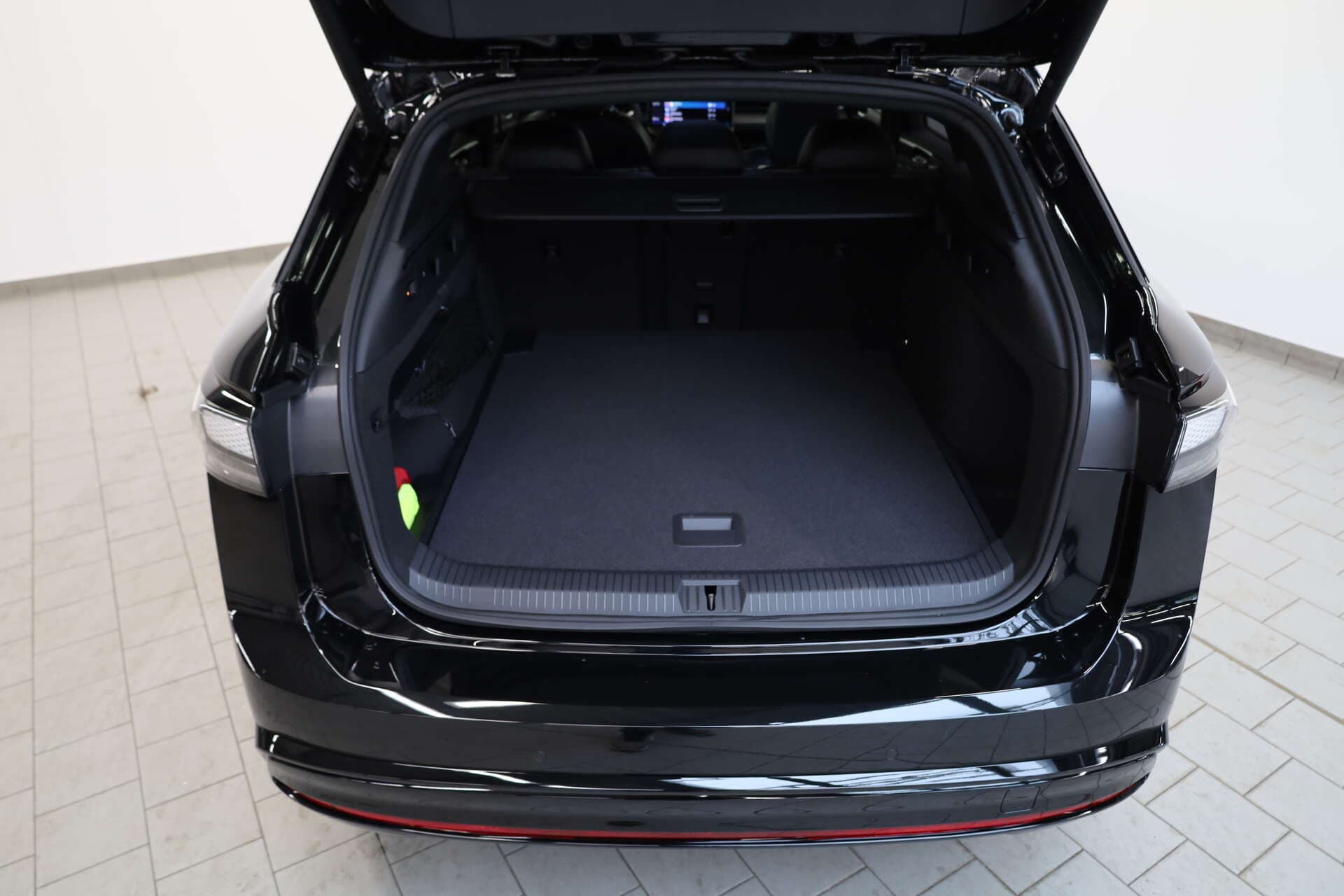 VOLKSWAGEN ID.7 Tourer, photo 14 sur 17