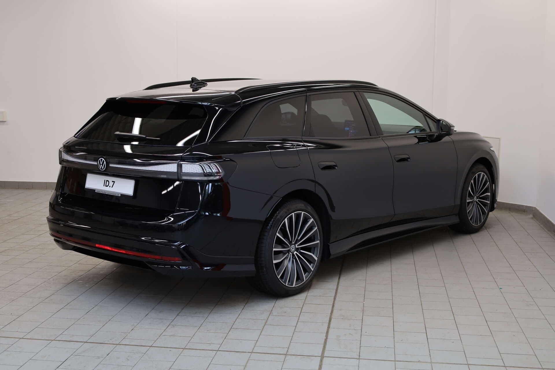 VOLKSWAGEN ID.7 Tourer, photo 2 sur 17