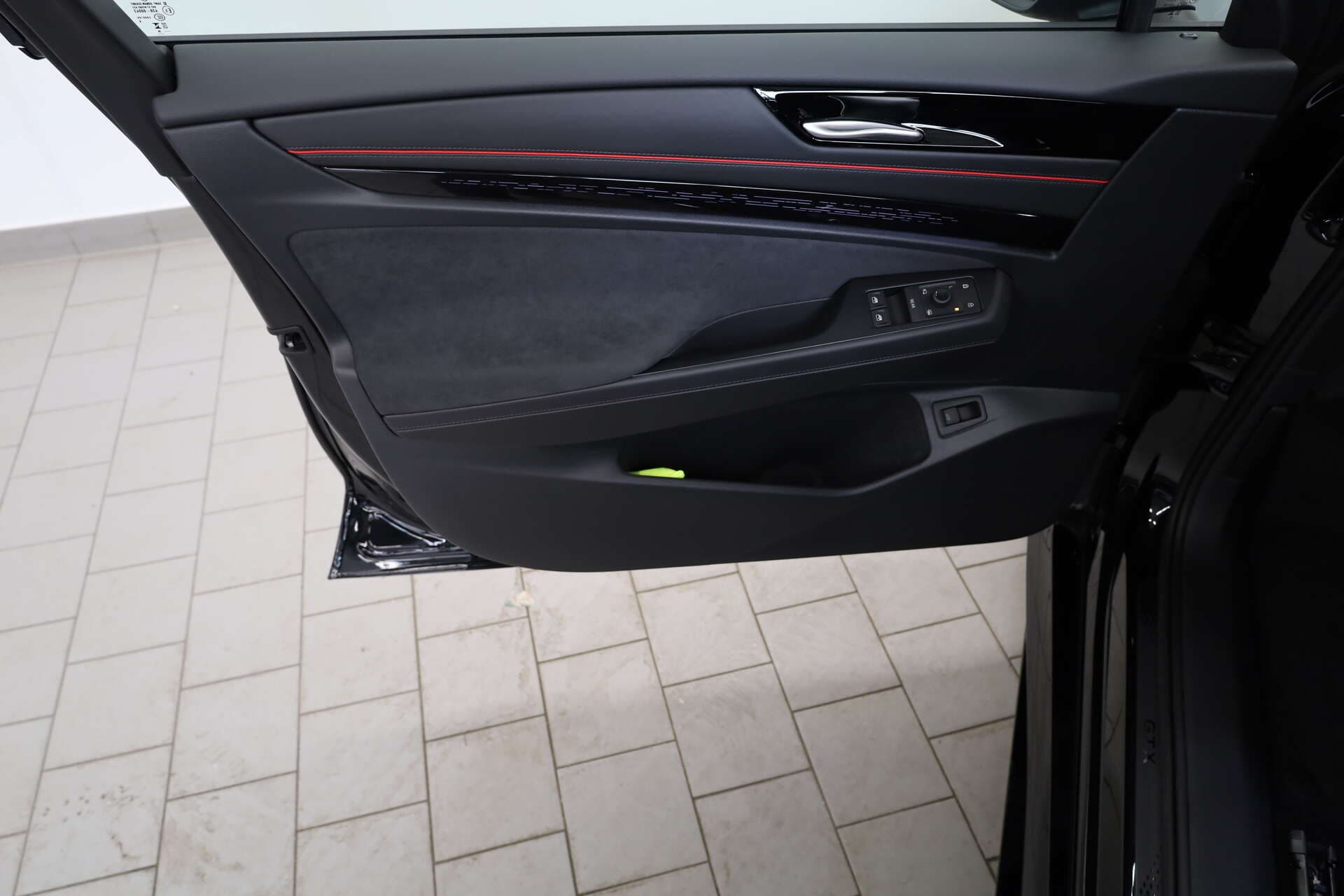 VOLKSWAGEN ID.7 Tourer, photo 12 sur 17
