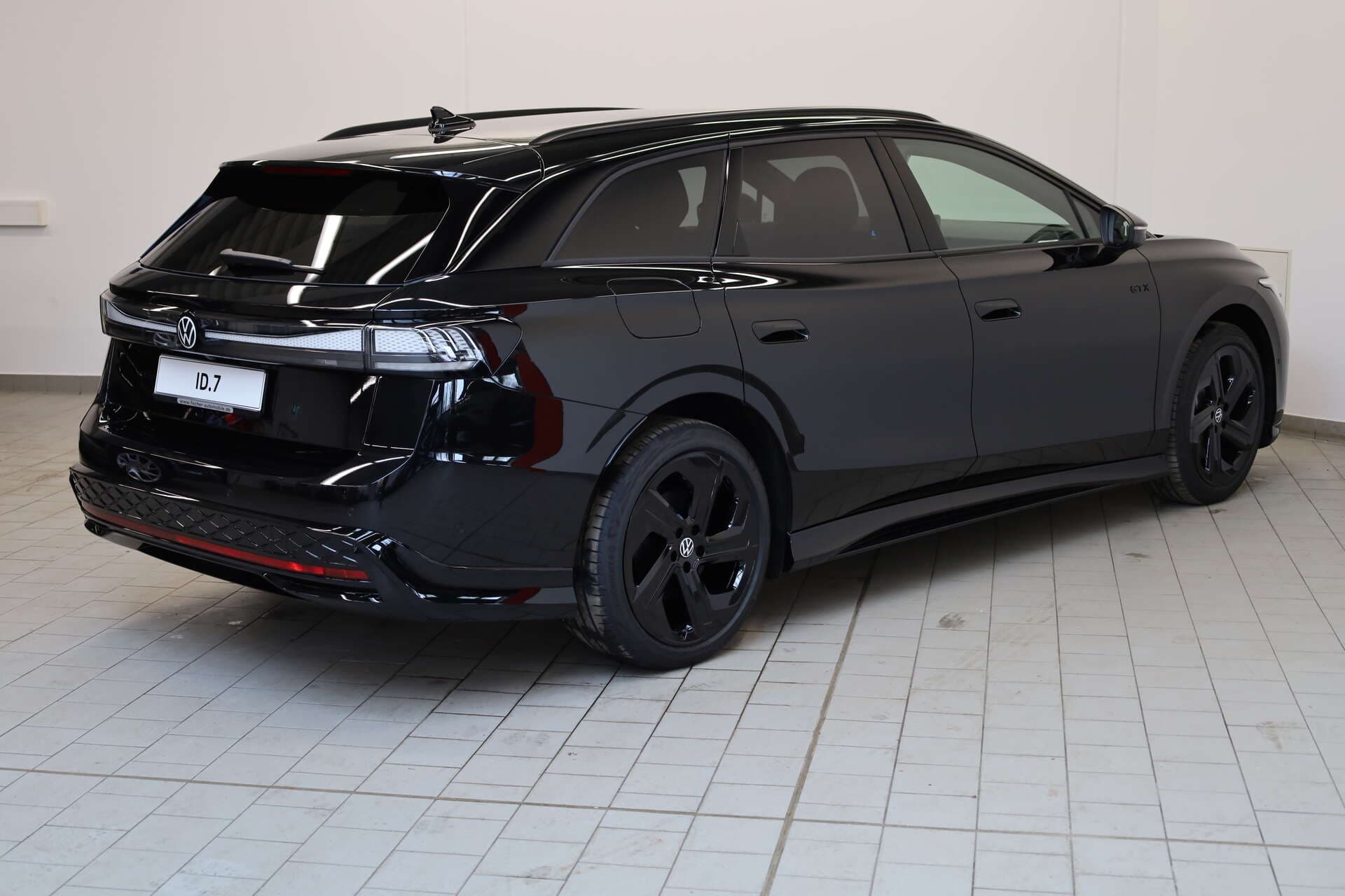 VOLKSWAGEN ID.7 Tourer, photo 2 sur 17
