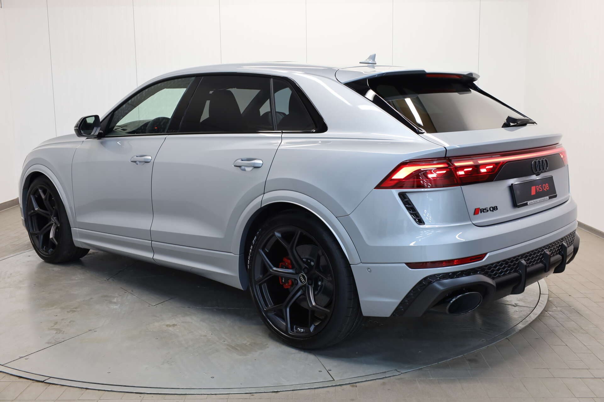 AUDI RS Q8, photo 3 sur 17
