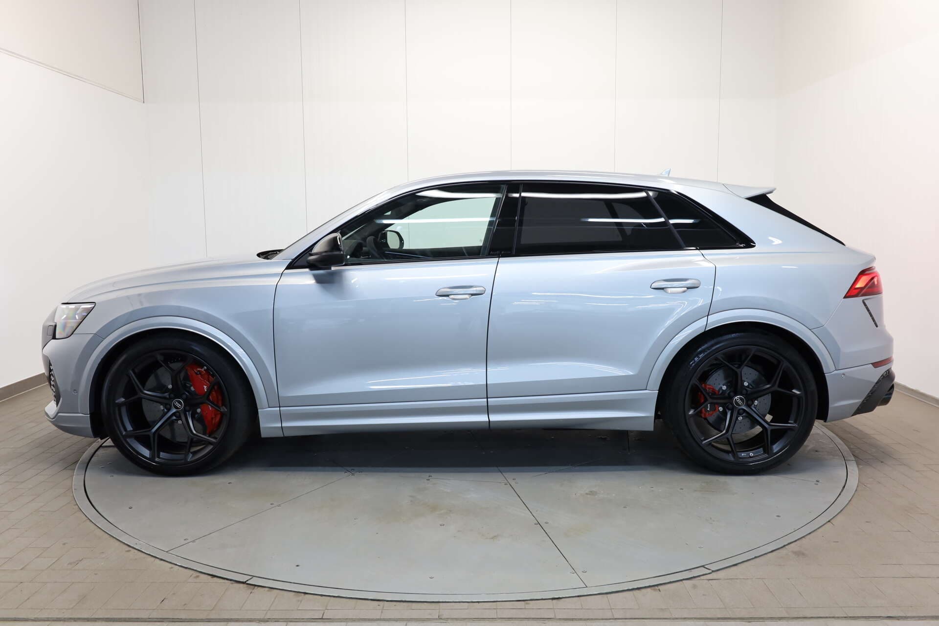 AUDI RS Q8, photo 4 sur 17