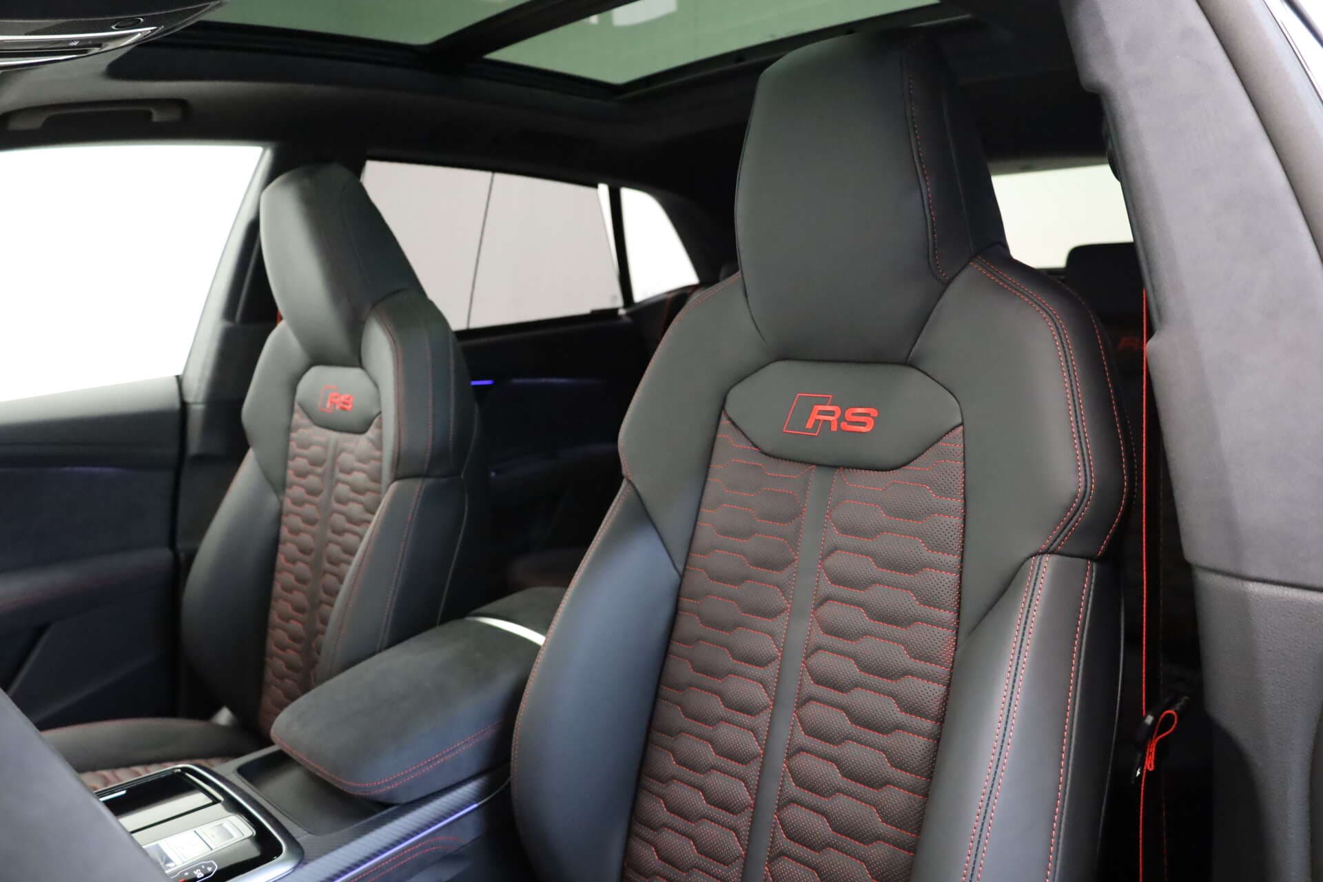 AUDI RS Q8, photo 9 sur 17