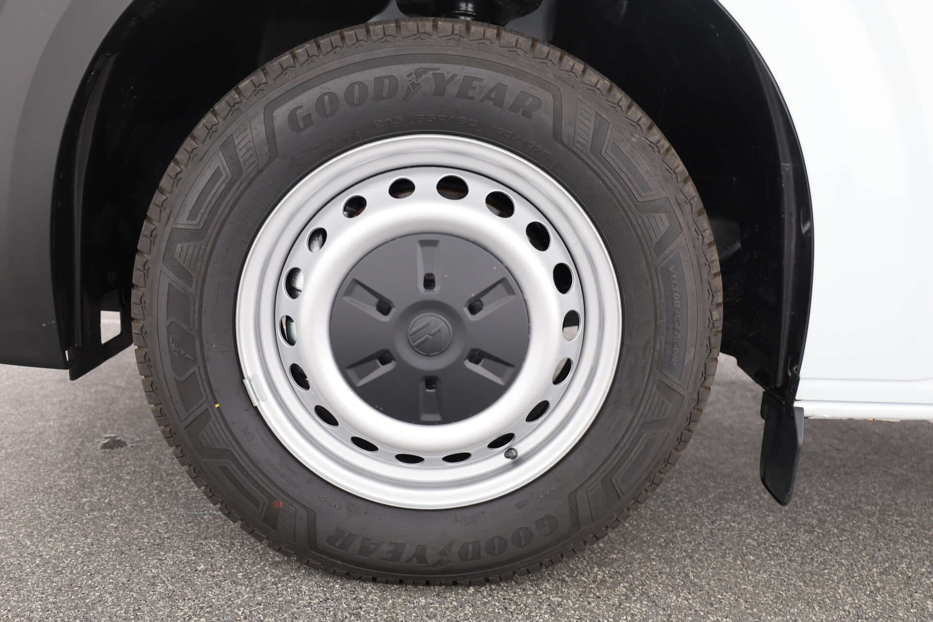 VOLKSWAGEN NUTZFAHRZEUGE T7 Transporter, photo 7 sur 17