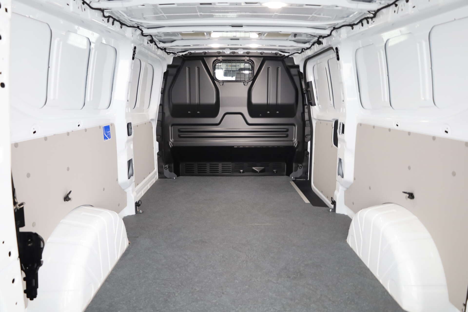 VOLKSWAGEN NUTZFAHRZEUGE T7 Transporter, photo 11 sur 17