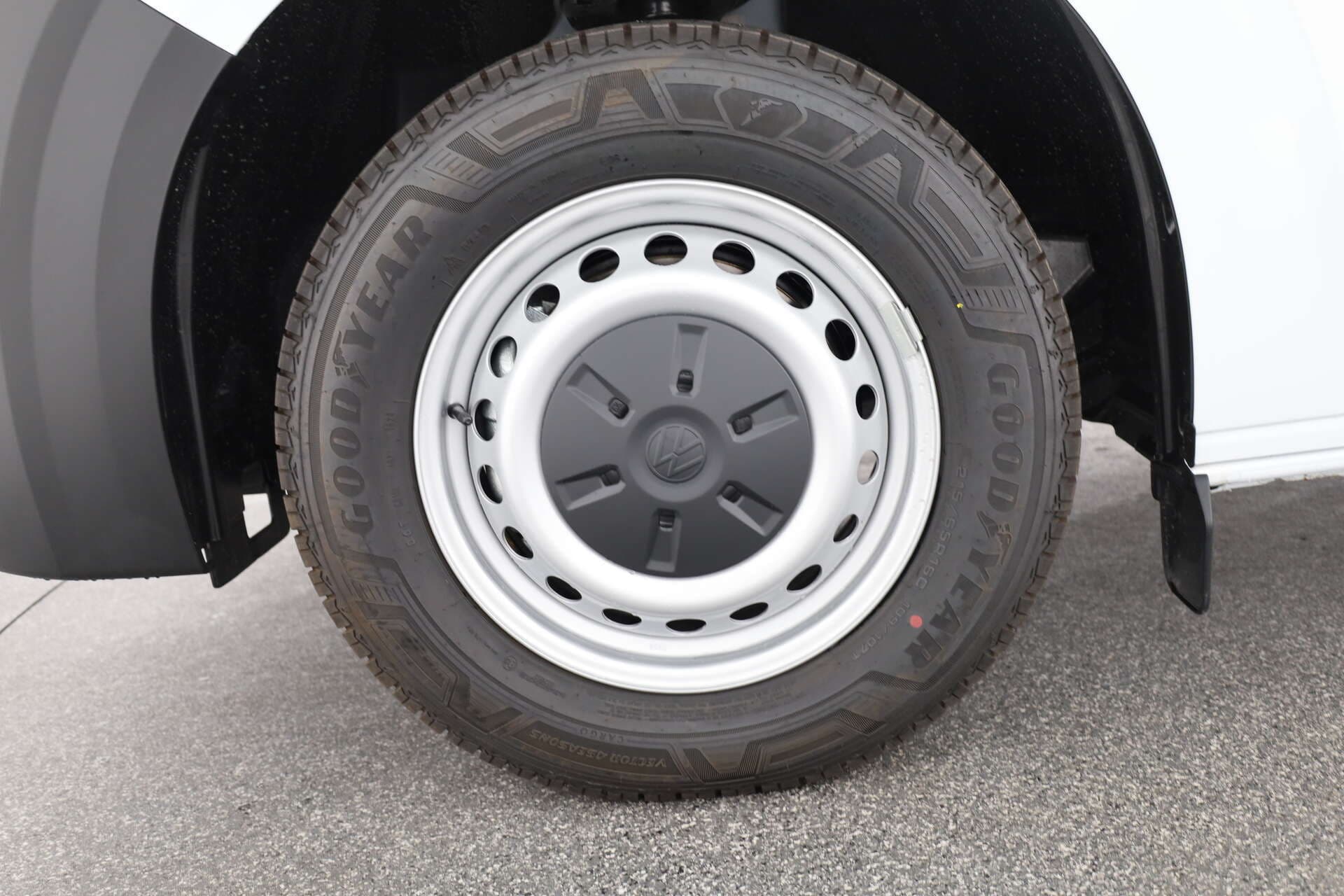 VOLKSWAGEN NUTZFAHRZEUGE T7 Transporter, photo 7 sur 17