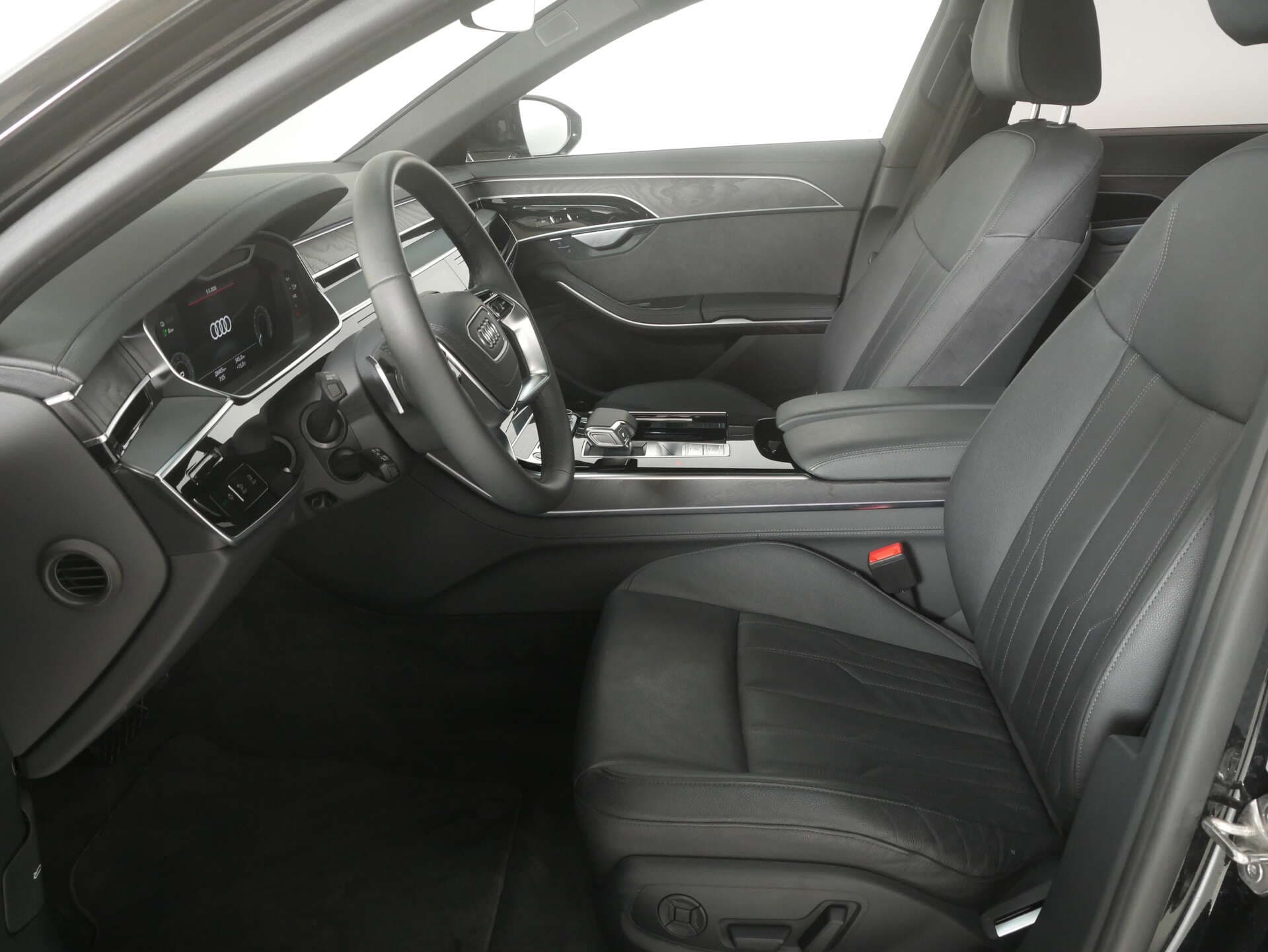 AUDI A8, photo 9 sur 17