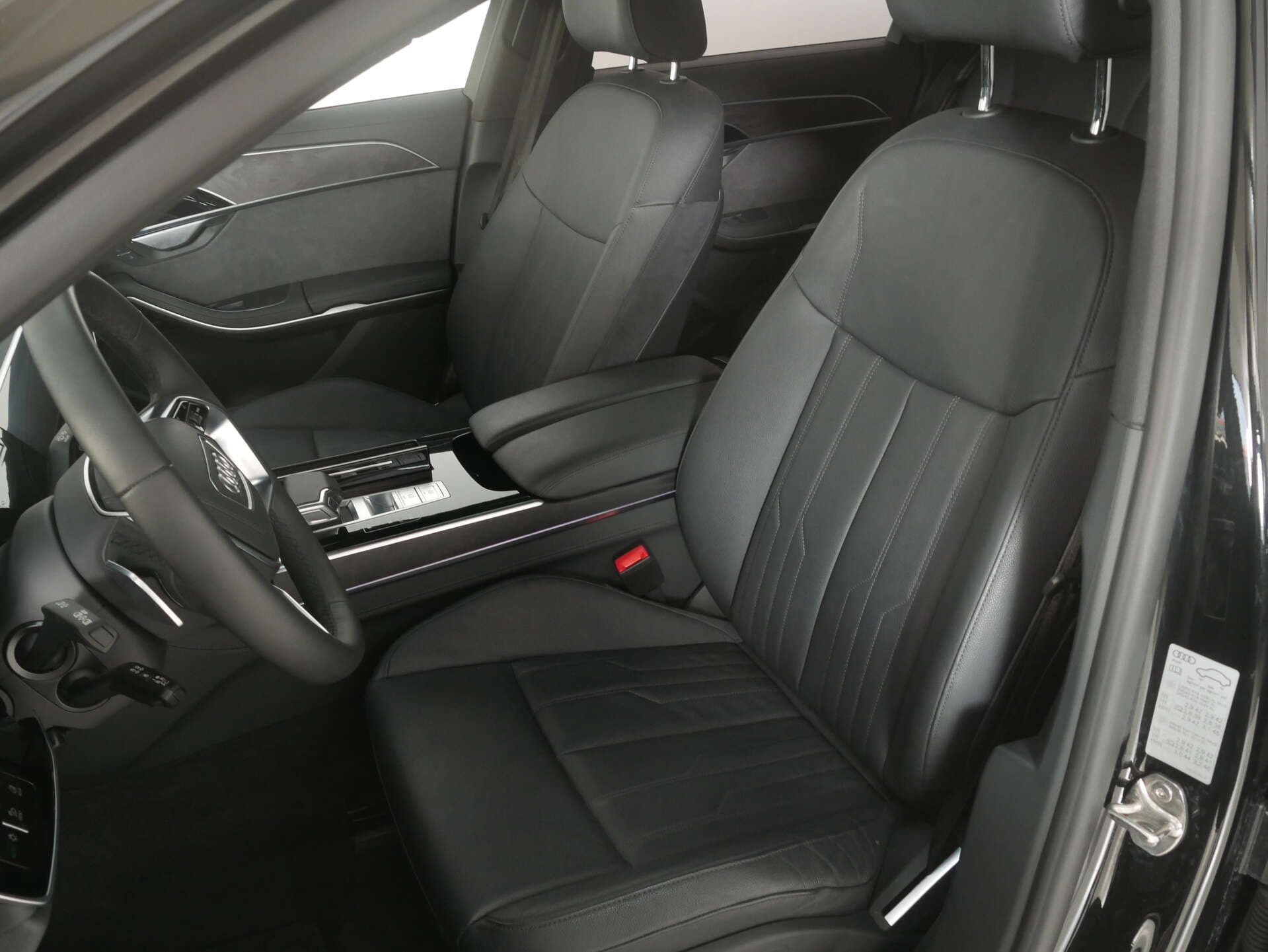 AUDI A8, photo 10 sur 17