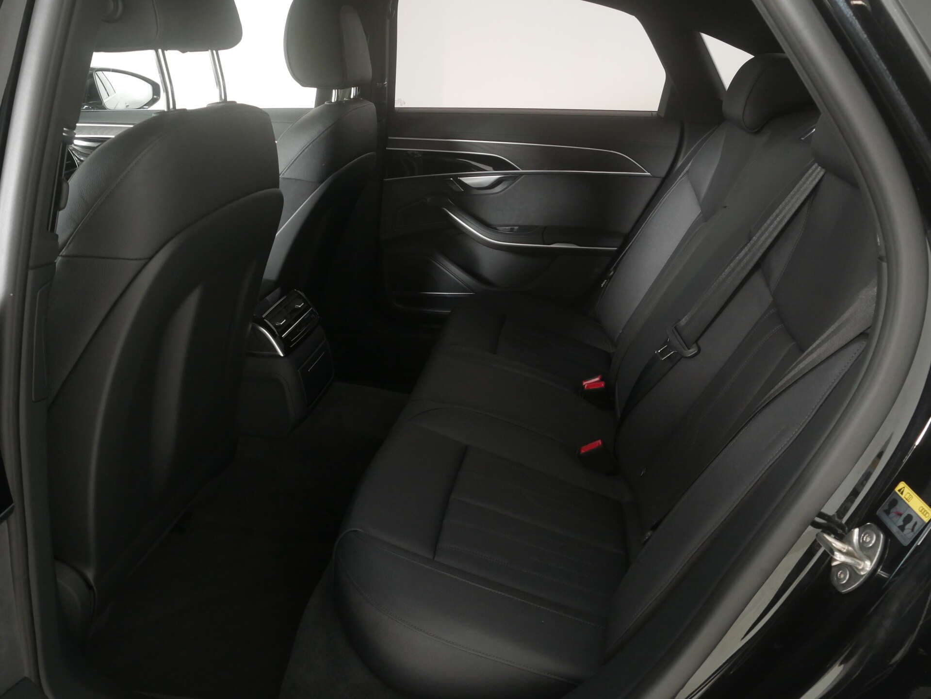 AUDI A8, photo 14 sur 17