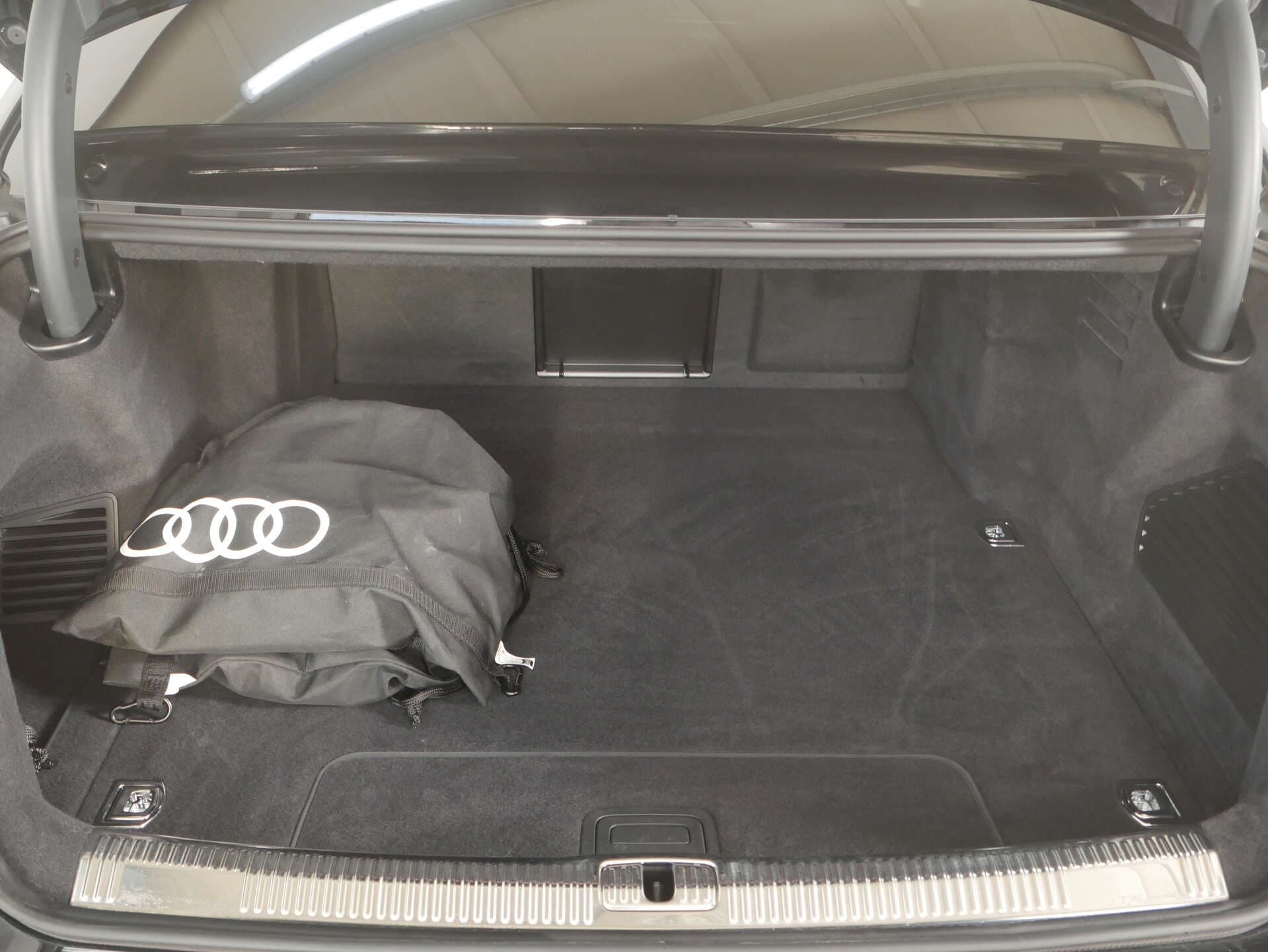 AUDI A8, photo 15 sur 17