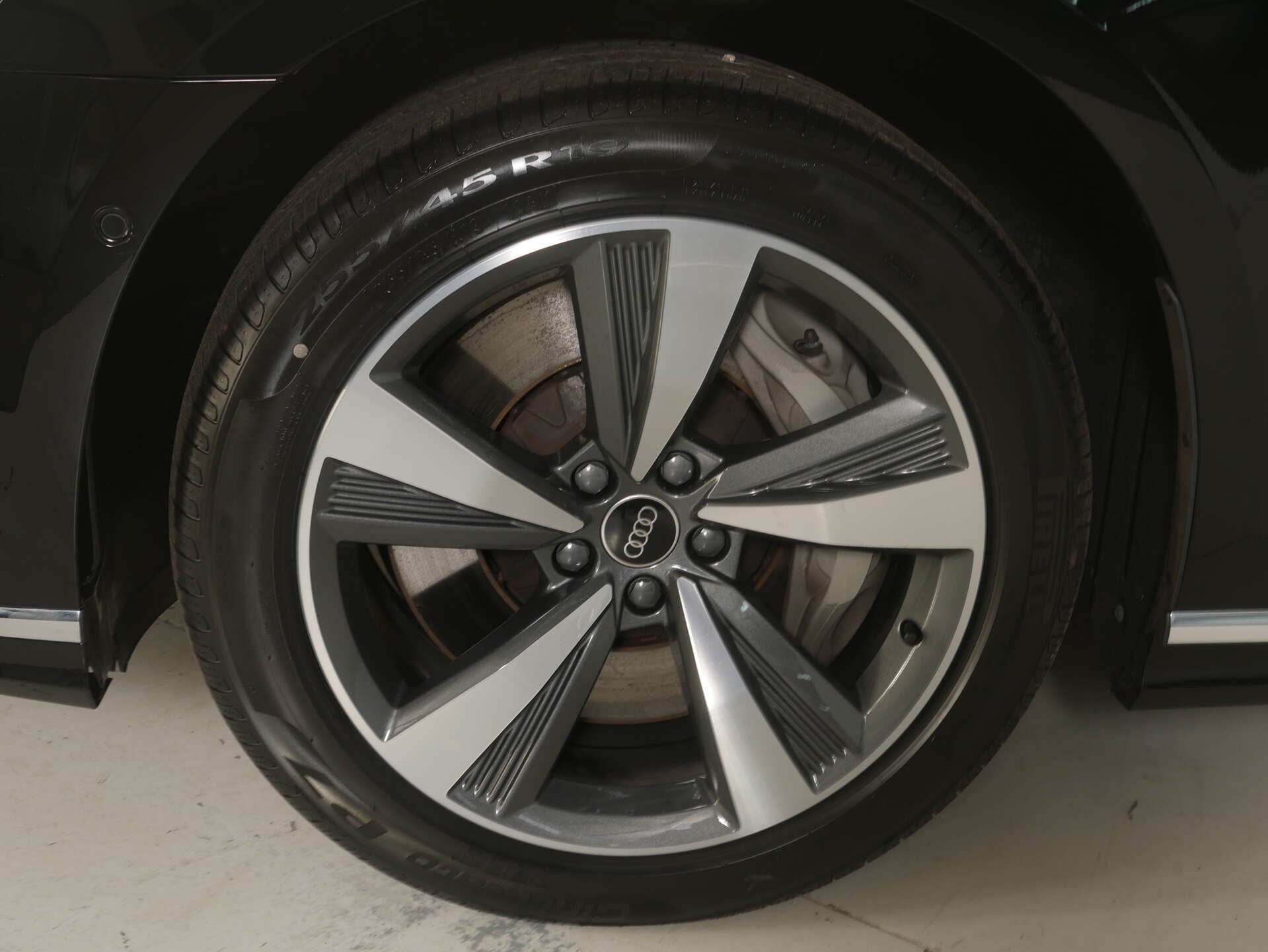 AUDI A8, photo 8 sur 17
