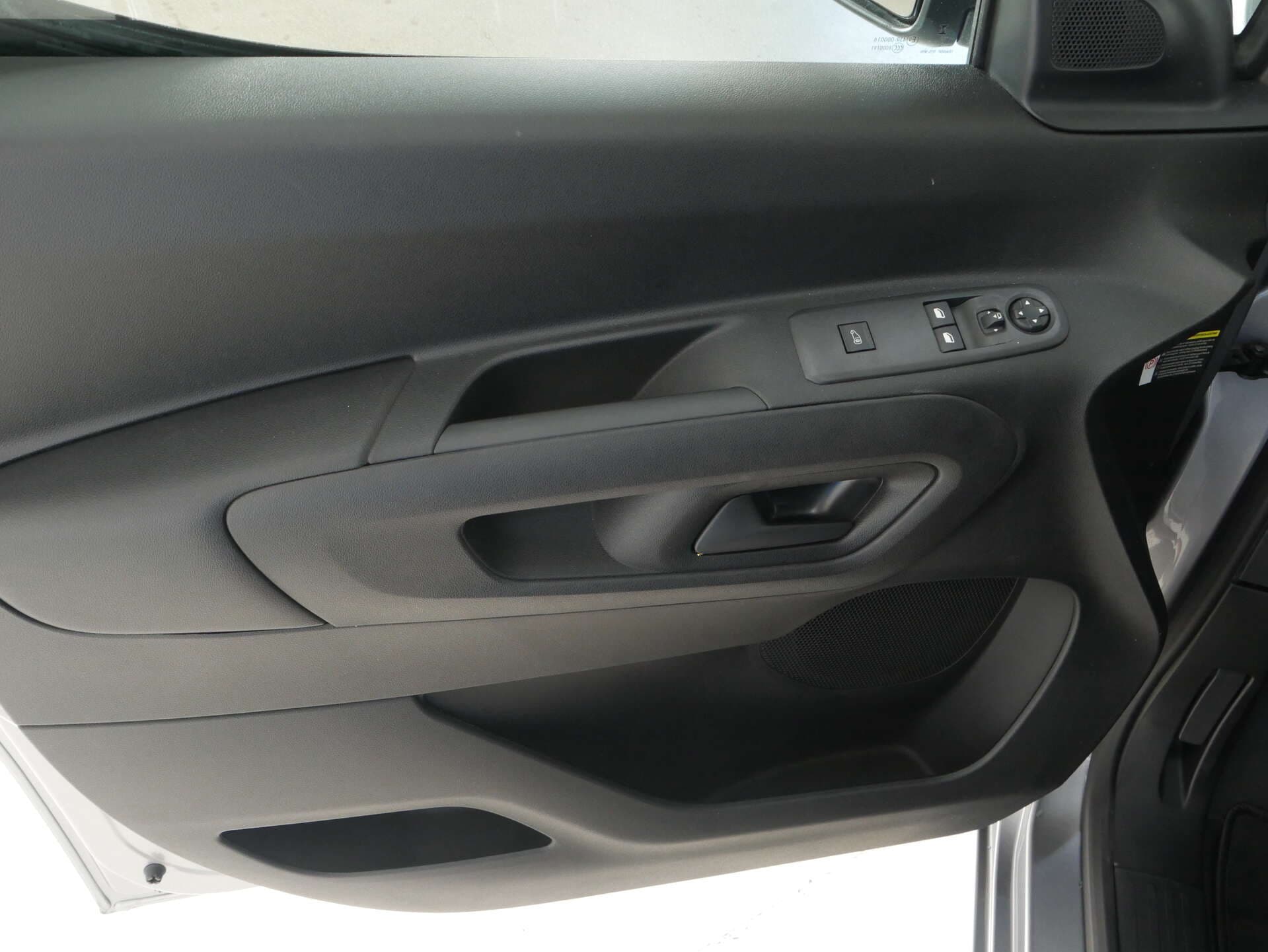 FIAT PROFESSIONAL Doblo Cargo, photo 14 sur 17