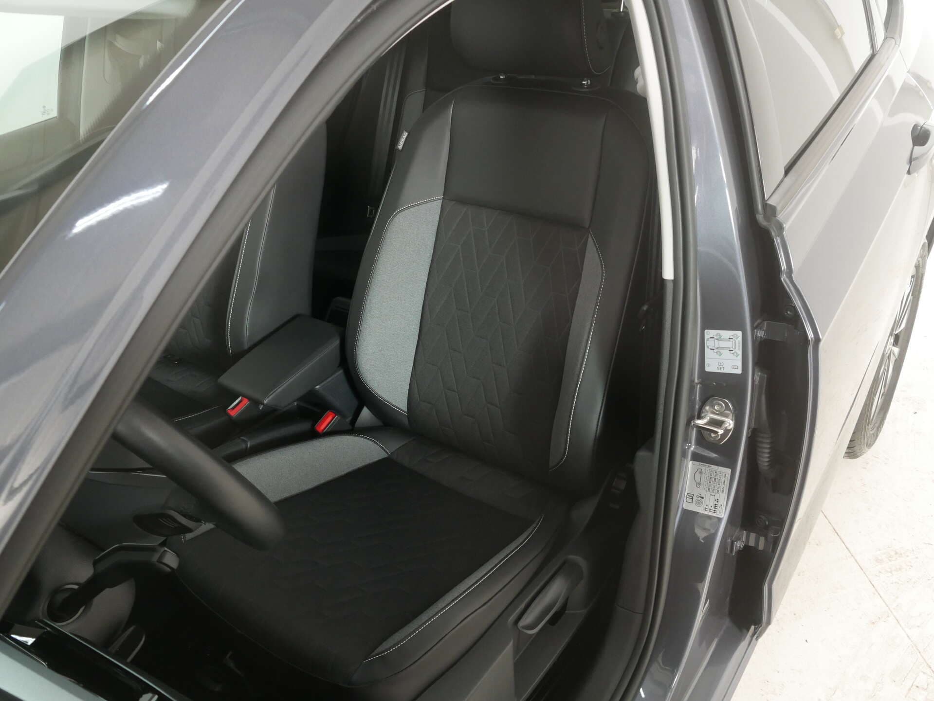 VOLKSWAGEN Polo, photo 9 sur 17