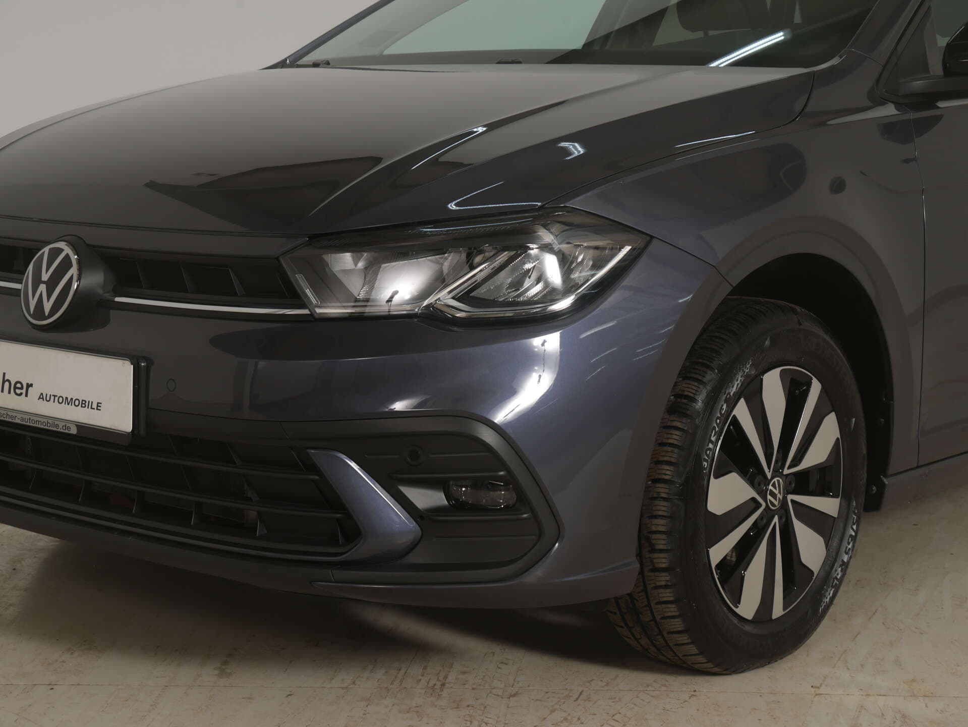 VOLKSWAGEN Polo, photo 2 sur 17