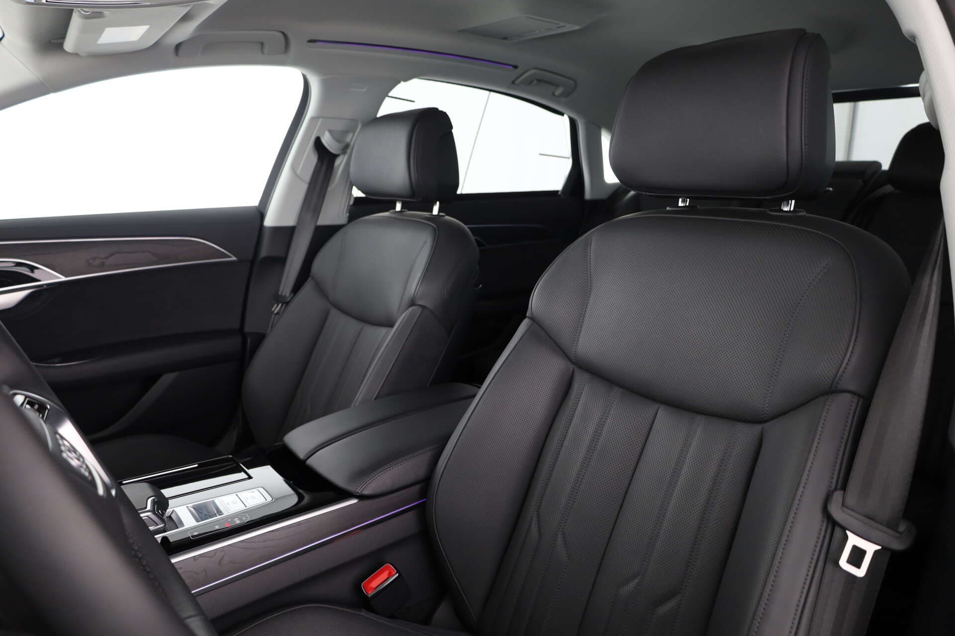 AUDI A8 L, photo 9 sur 17