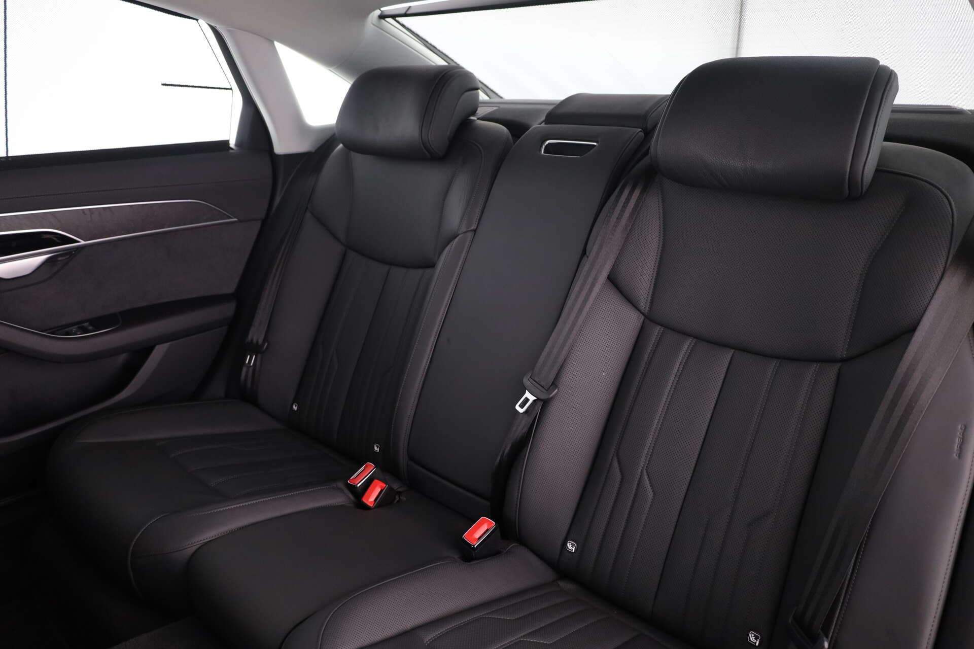 AUDI A8 L, photo 10 sur 17
