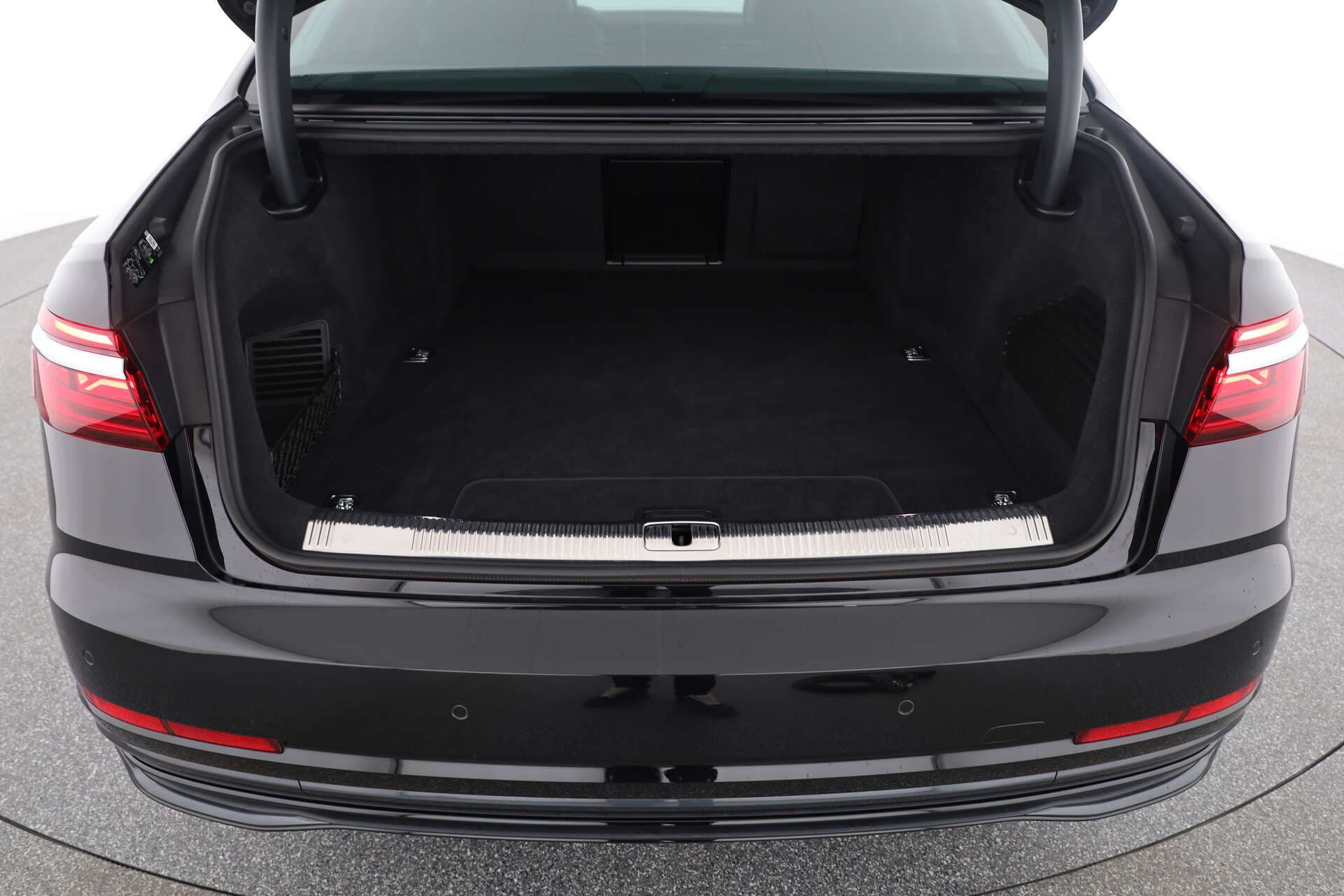 AUDI A8 L, photo 11 sur 17