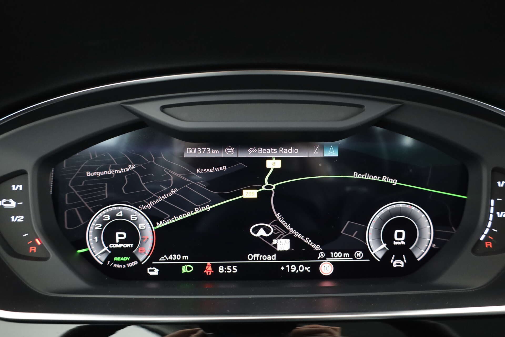 AUDI A8 L, photo 12 sur 17
