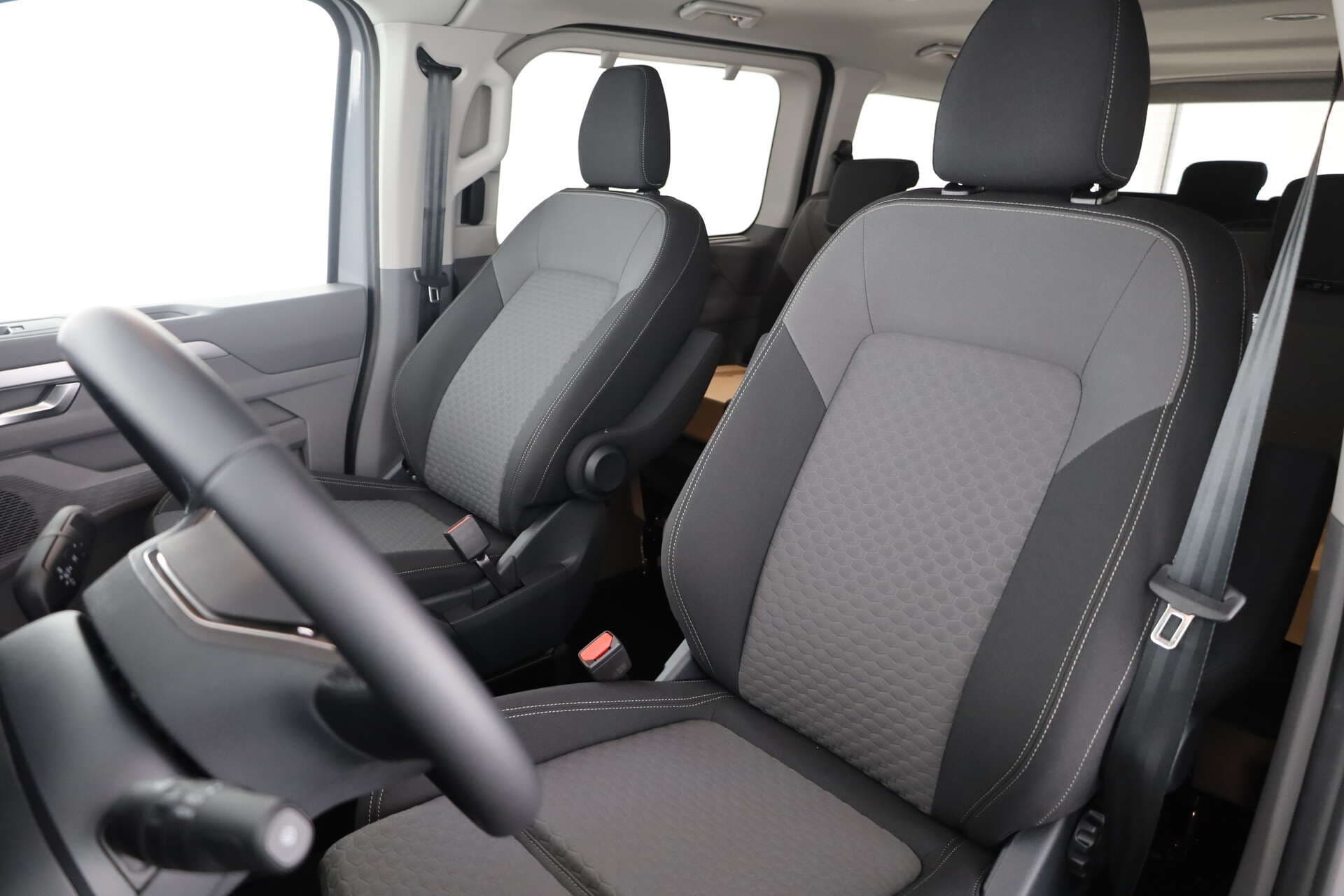 VOLKSWAGEN NUTZFAHRZEUGE T7 Caravelle, photo 9 sur 17