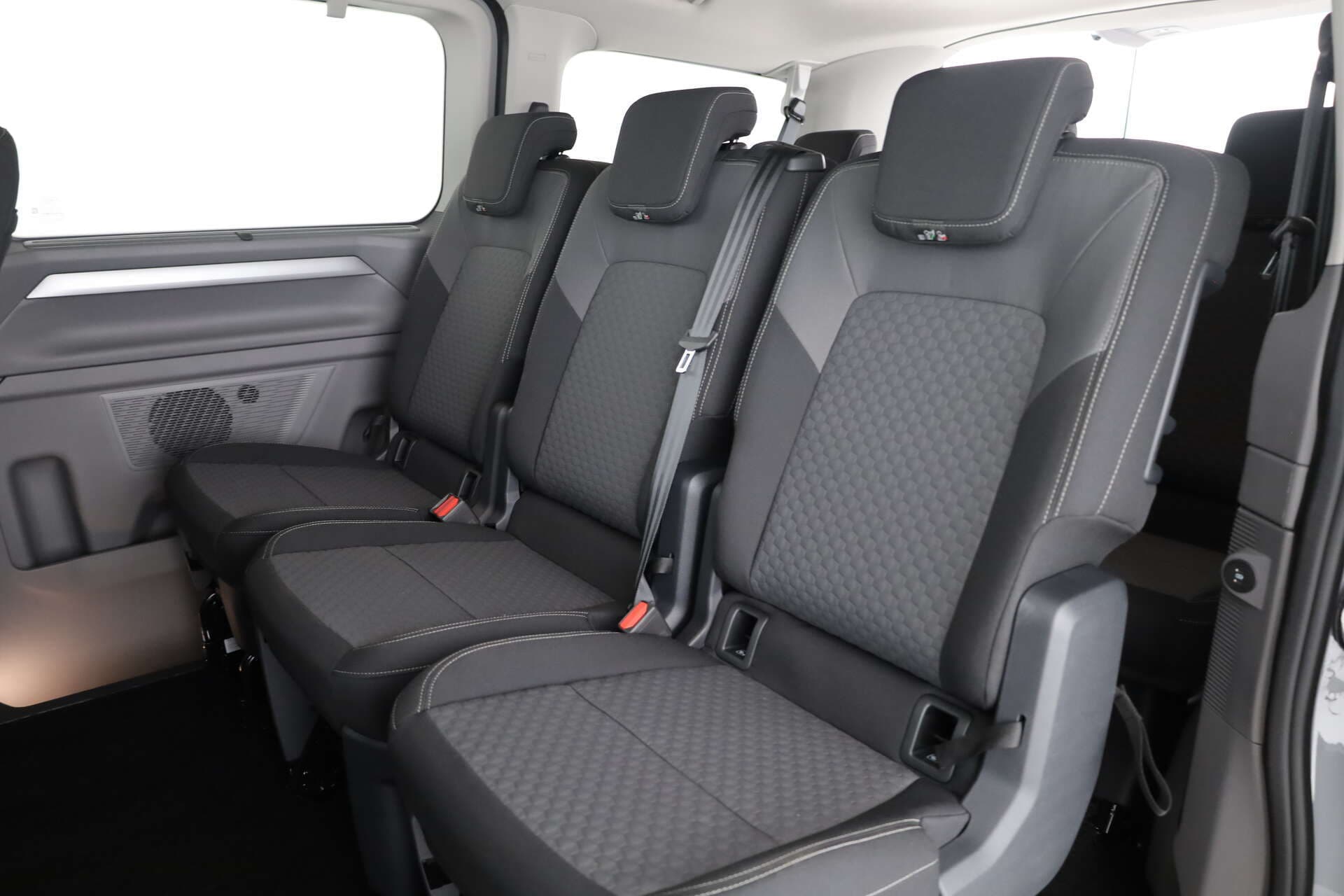 VOLKSWAGEN NUTZFAHRZEUGE T7 Caravelle, photo 11 sur 17