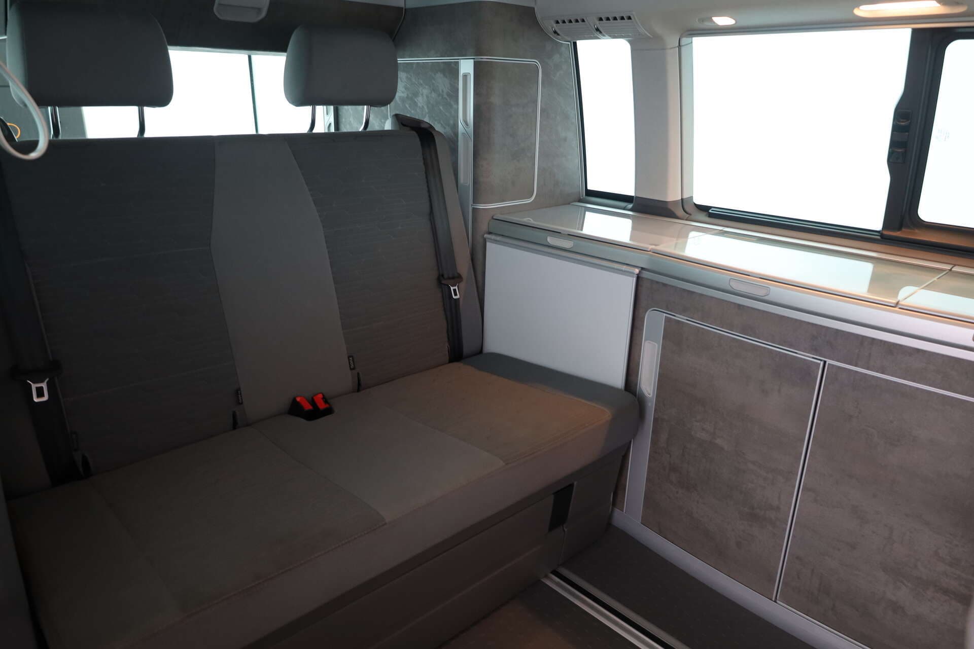 VOLKSWAGEN NUTZFAHRZEUGE T6.1 California, photo 10 sur 17
