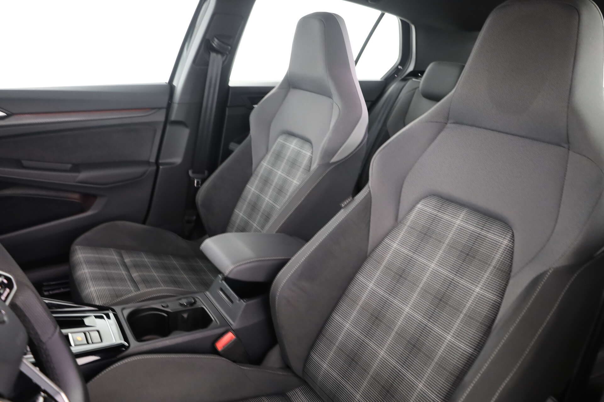 VOLKSWAGEN Golf, photo 9 sur 17