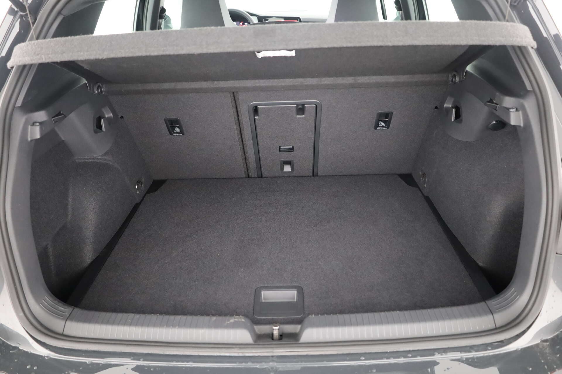 VOLKSWAGEN Golf, photo 11 sur 17