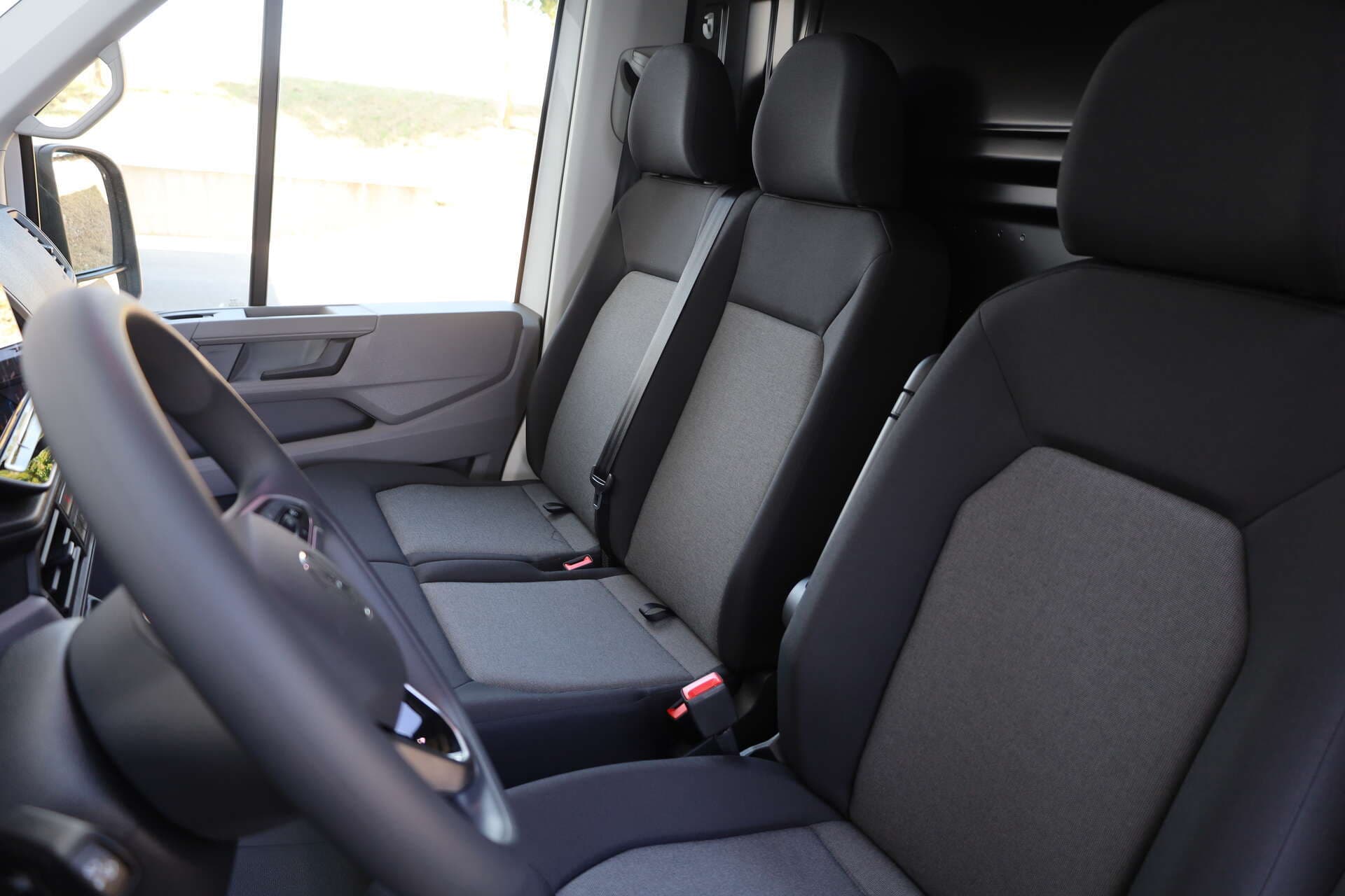 VOLKSWAGEN NUTZFAHRZEUGE Crafter 35, photo 9 sur 17