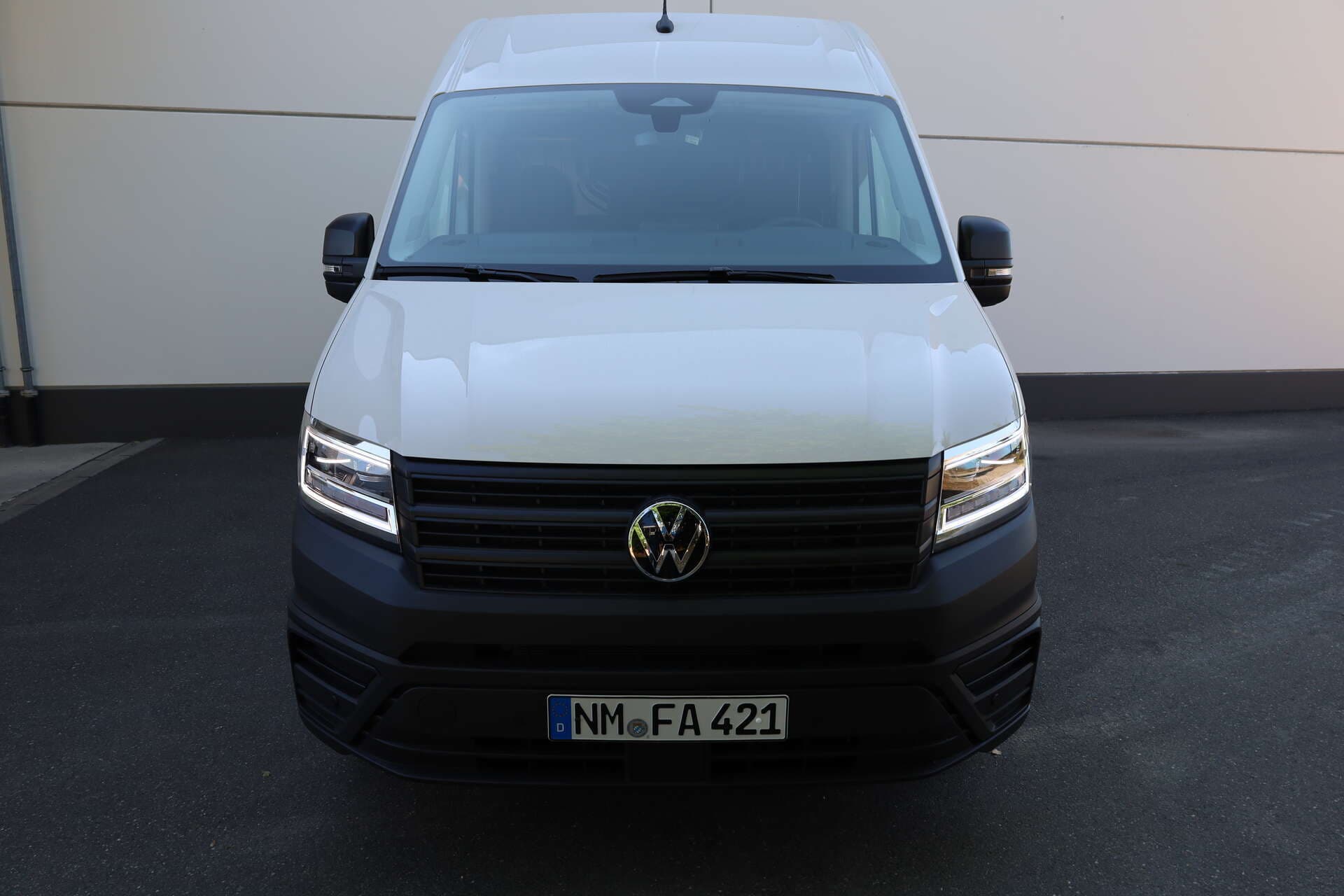 VOLKSWAGEN NUTZFAHRZEUGE Crafter 35, photo 2 sur 17