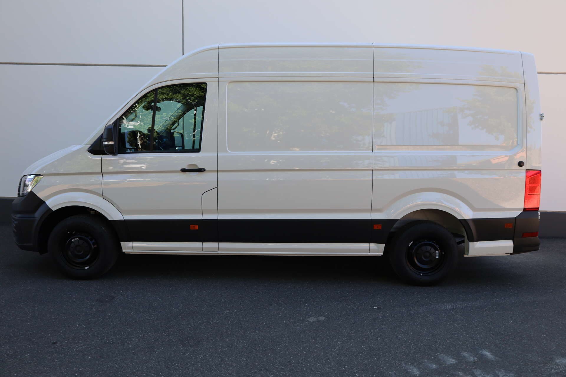 VOLKSWAGEN NUTZFAHRZEUGE Crafter 35, photo 4 sur 17