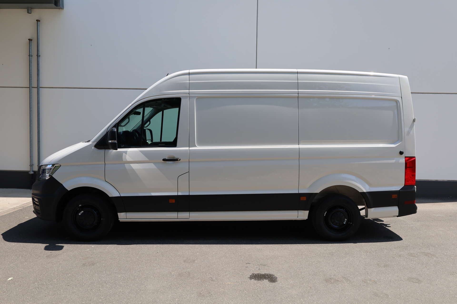 VOLKSWAGEN NUTZFAHRZEUGE Crafter 35, photo 4 sur 16