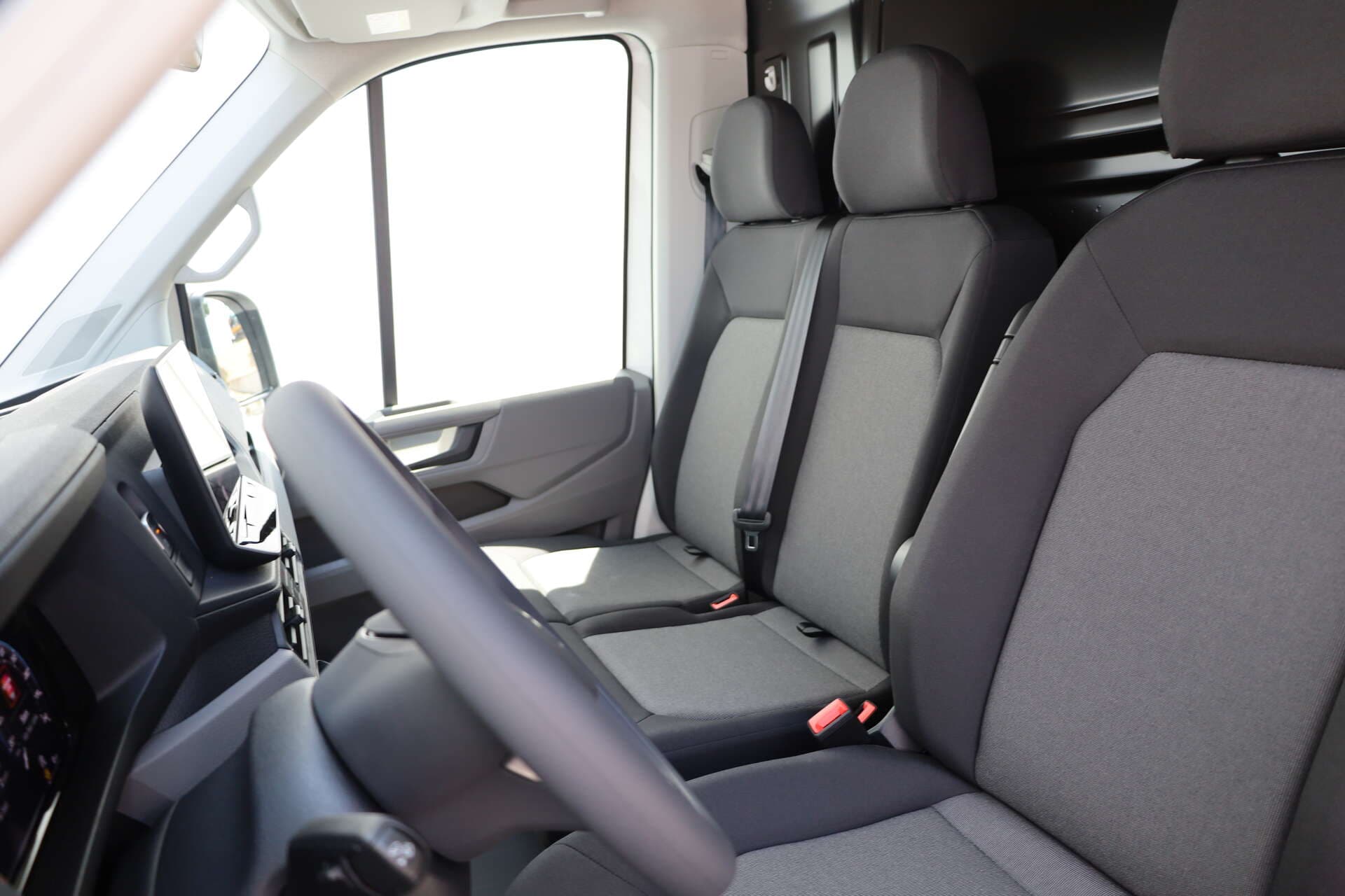 VOLKSWAGEN NUTZFAHRZEUGE Crafter 35, photo 8 sur 16